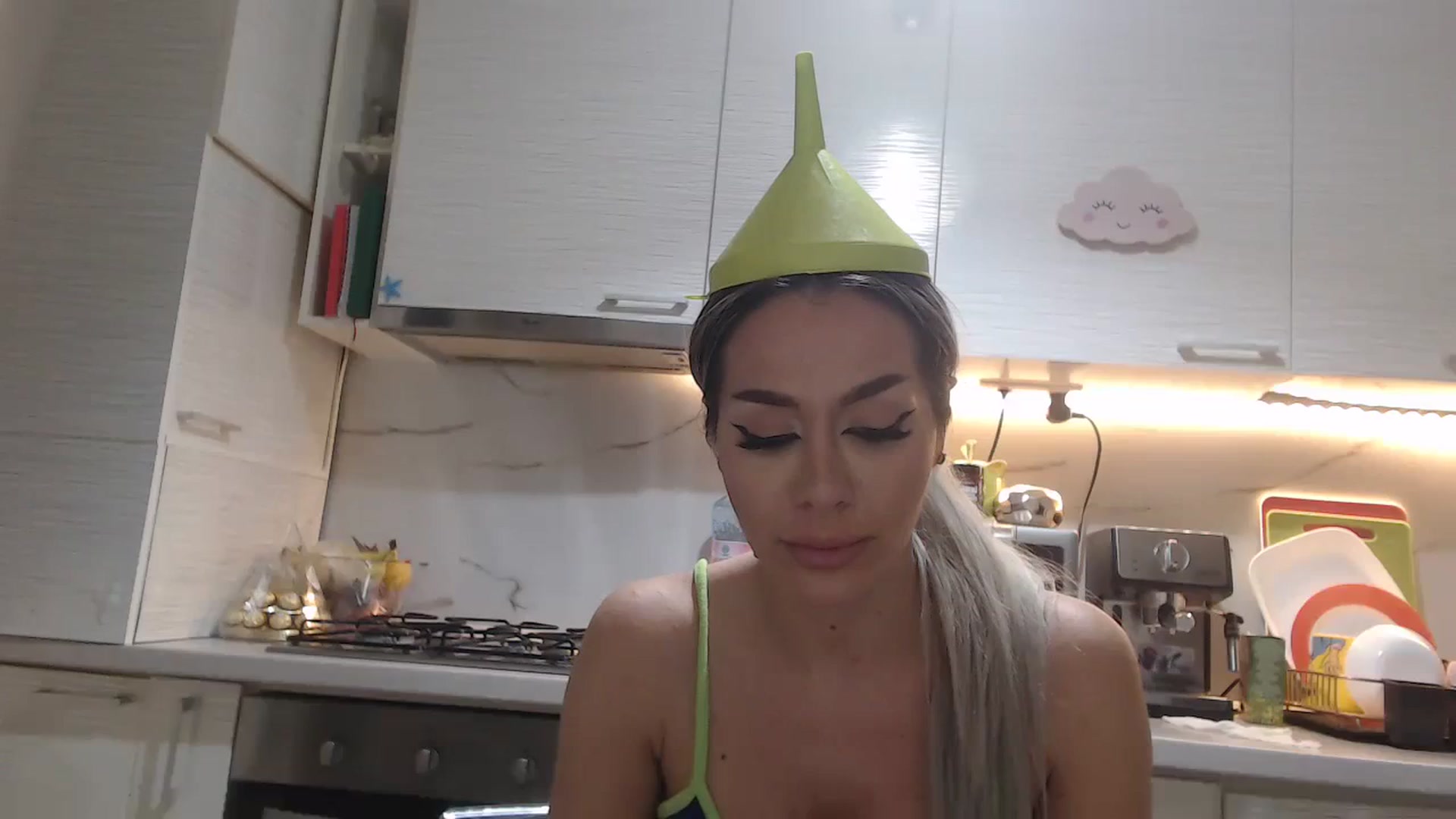 Gallery image thumbnail from BlondeeFairy's myfreecams stream on, 02/23/2024, 20:53 image 12 of 20