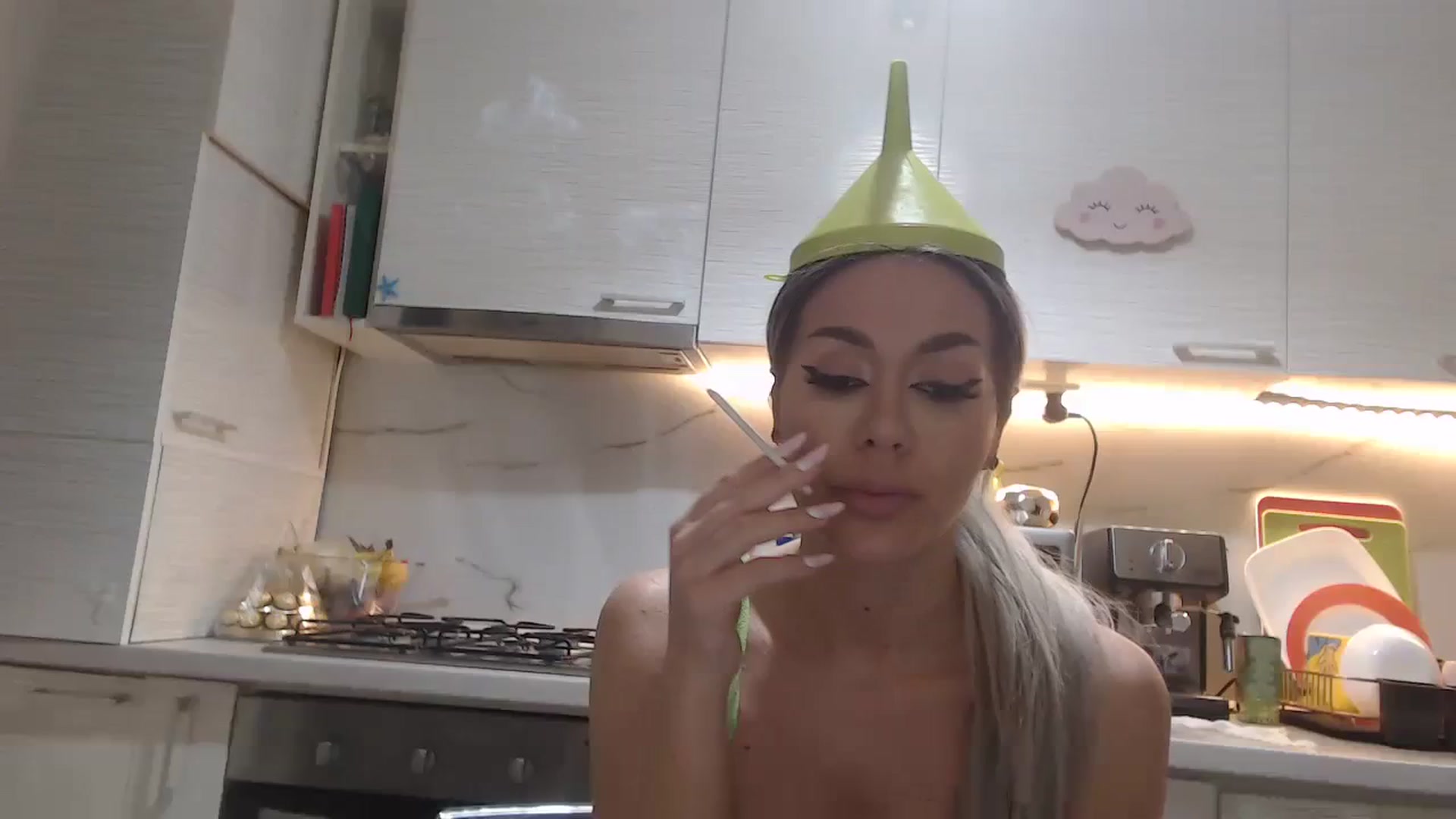 Gallery image thumbnail from BlondeeFairy's myfreecams stream on, 02/23/2024, 20:53 image 15 of 20