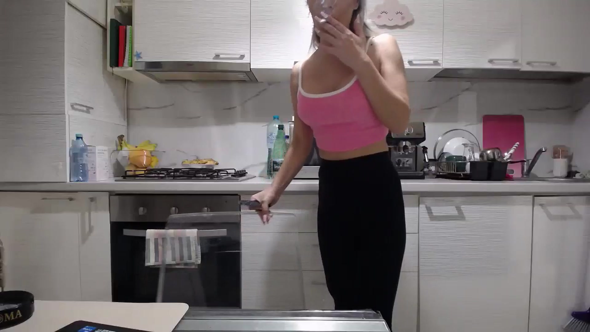 Gallery image thumbnail from BlondeeFairy's myfreecams stream on, 03/06/2024, 21:20 image 12 of 20