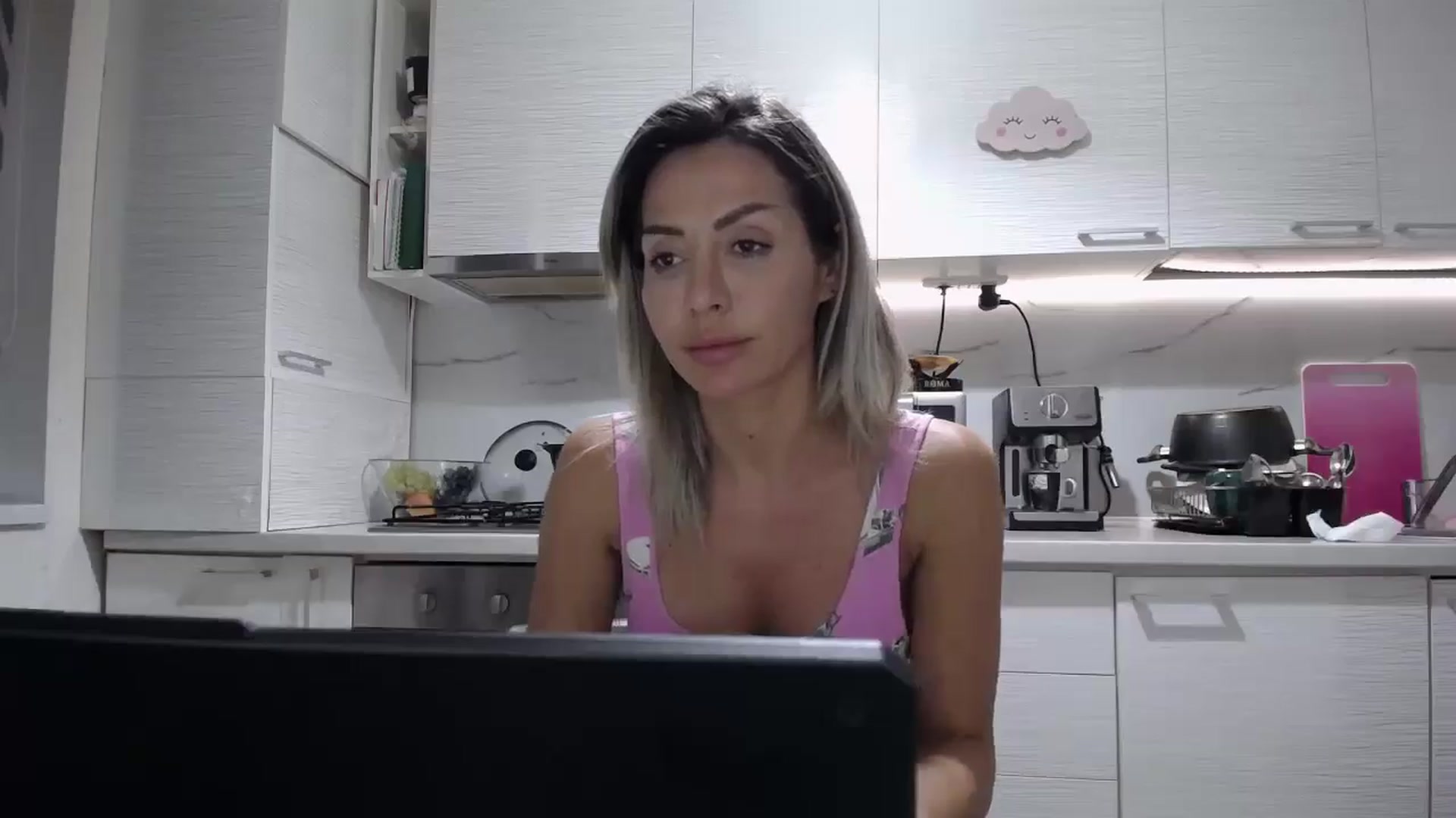 Gallery image thumbnail from BlondeeFairy's myfreecams stream on, 09/02/2024, 20:02 image 18 of 20