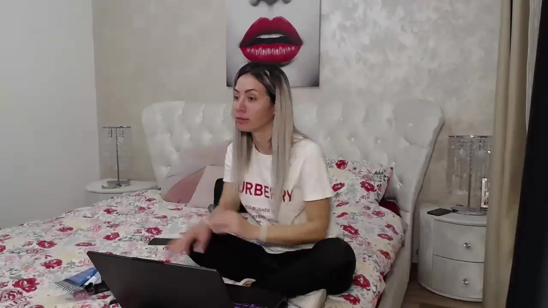 Gallery image thumbnail from BlondeeFairy's myfreecams stream on, 11/11/2024, 21:14 image 5 of 20