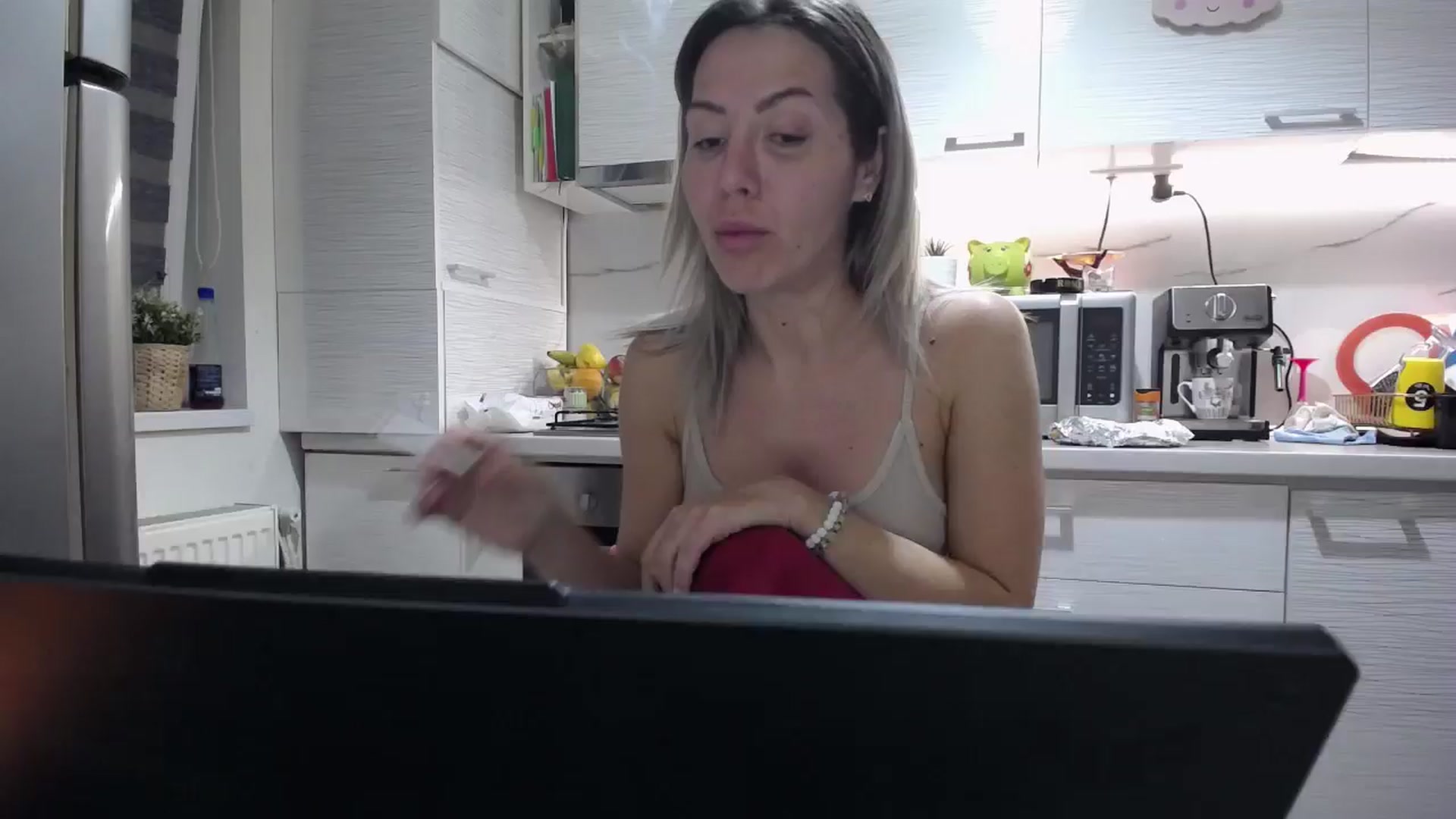 Gallery image thumbnail from BlondeeFairy's myfreecams stream on, 11/22/2024, 21:31 image 20 of 20