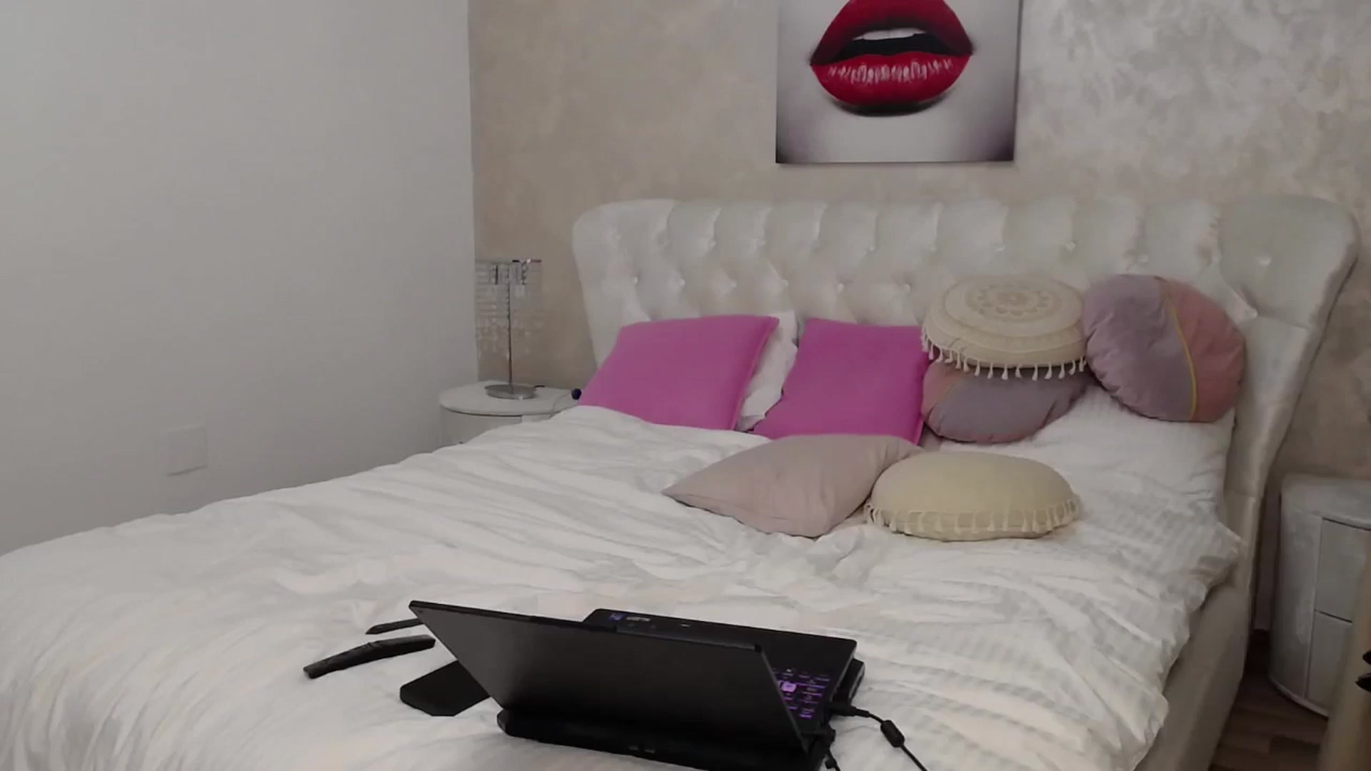 Gallery image thumbnail from BlondeeFairy's myfreecams stream on, 01/14/2025, 21:19 image 10 of 20