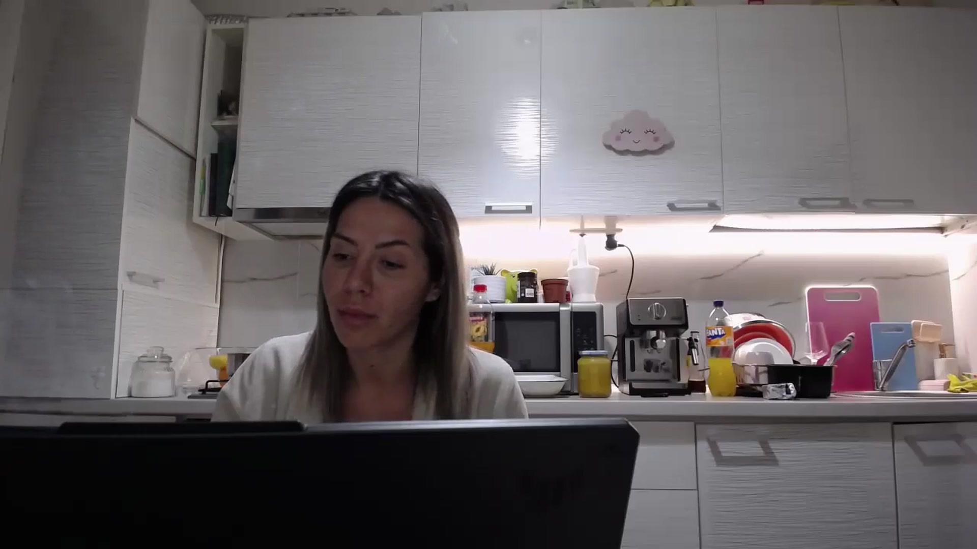 Gallery image thumbnail from BlondeeFairy's myfreecams stream on, 01/17/2025, 21:03 image 9 of 20