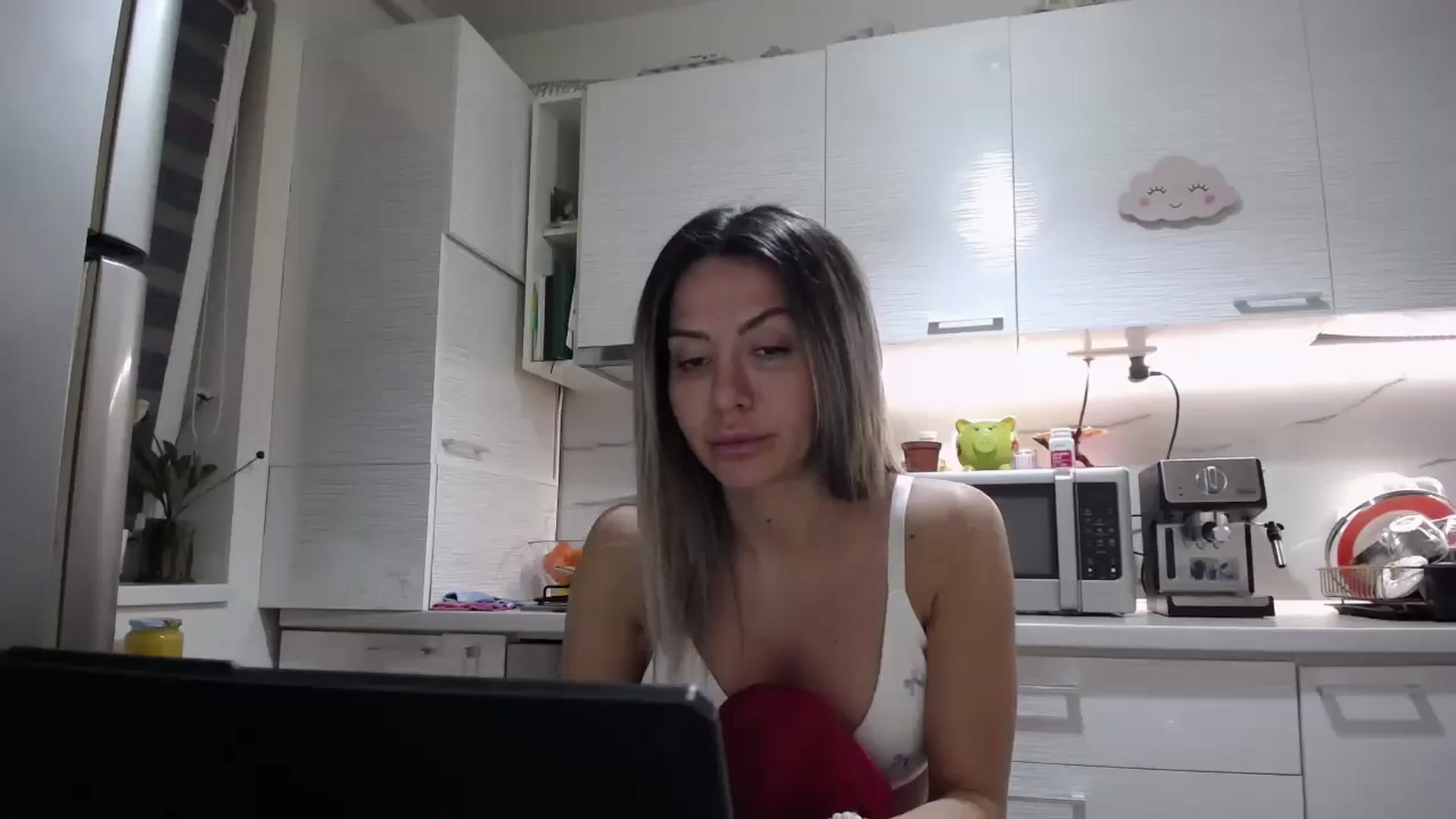 Gallery image thumbnail from BlondeeFairy's myfreecams stream on, 01/19/2025, 21:09 image 19 of 20