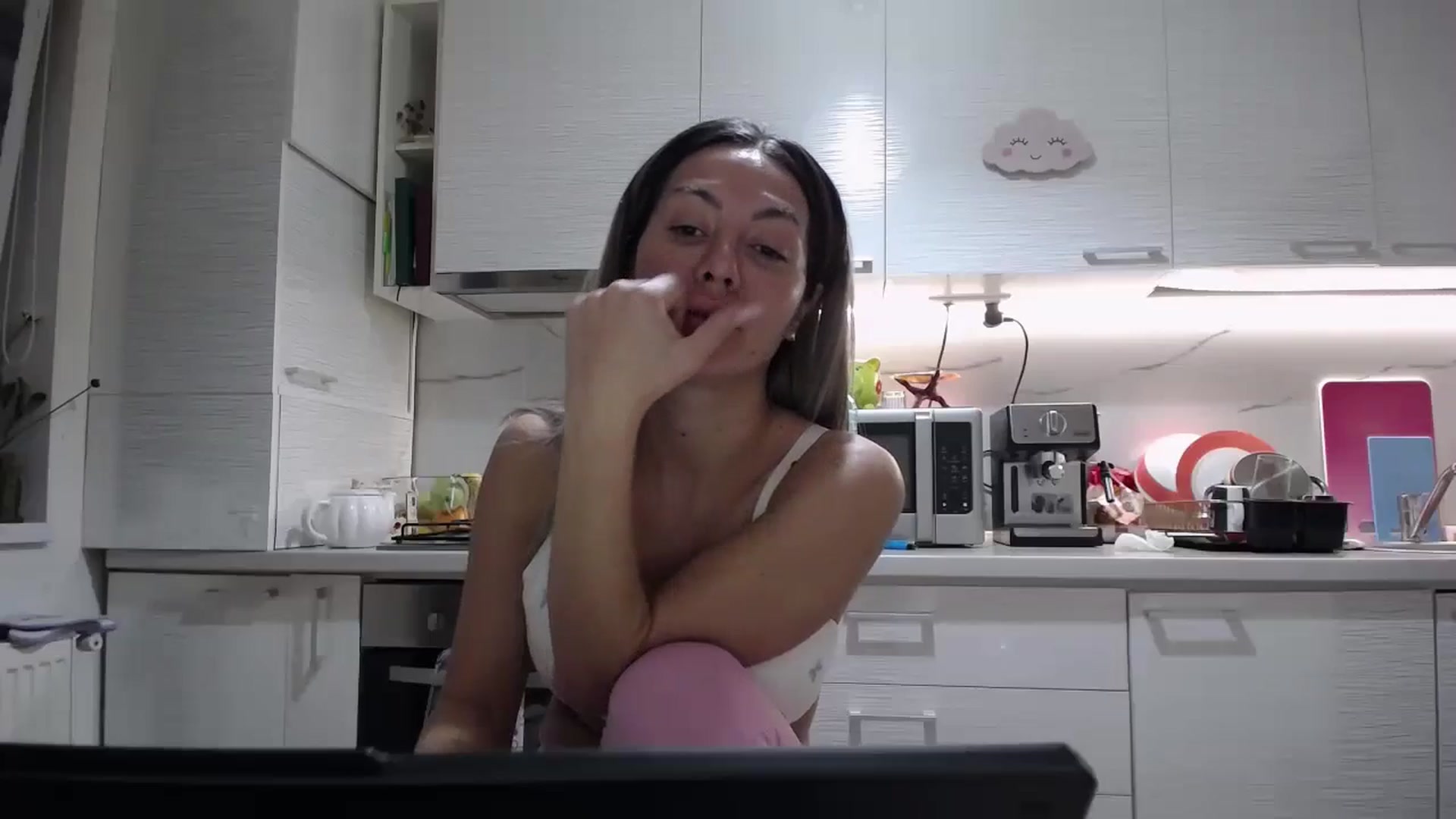 Gallery image thumbnail from BlondeeFairy's myfreecams stream on, 01/25/2025, 21:29 image 20 of 20