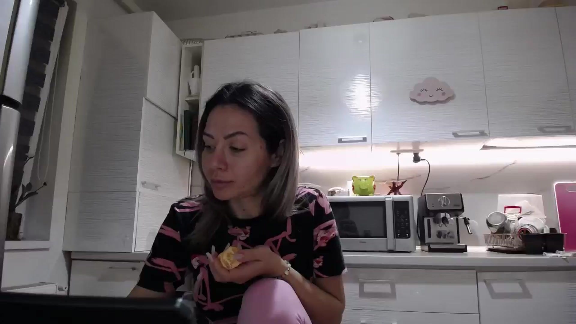 Gallery image thumbnail from BlondeeFairy's myfreecams stream on, 02/08/2025, 21:05 image 19 of 20