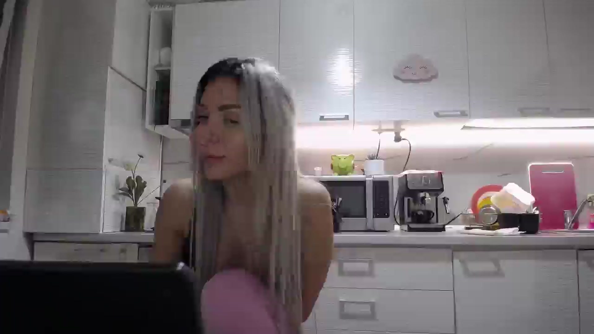 Gallery image thumbnail from BlondeeFairy's myfreecams stream on, 03/07/2025, 21:19 image 14 of 20