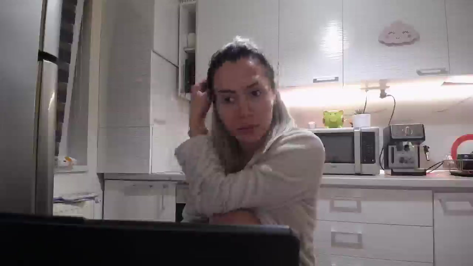 Gallery image thumbnail from BlondeeFairy's myfreecams stream on, 03/09/2025, 21:39 image 19 of 20