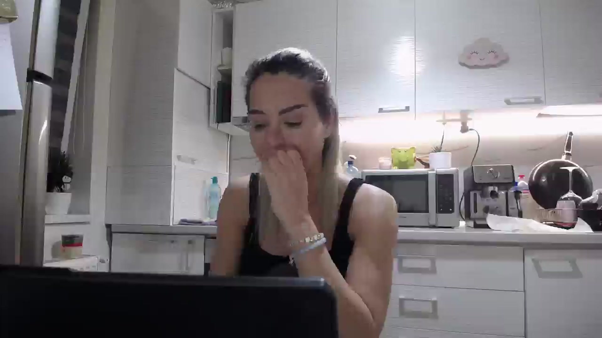 Gallery image thumbnail from BlondeeFairy's myfreecams stream on, 03/21/2025, 21:47 image 15 of 20