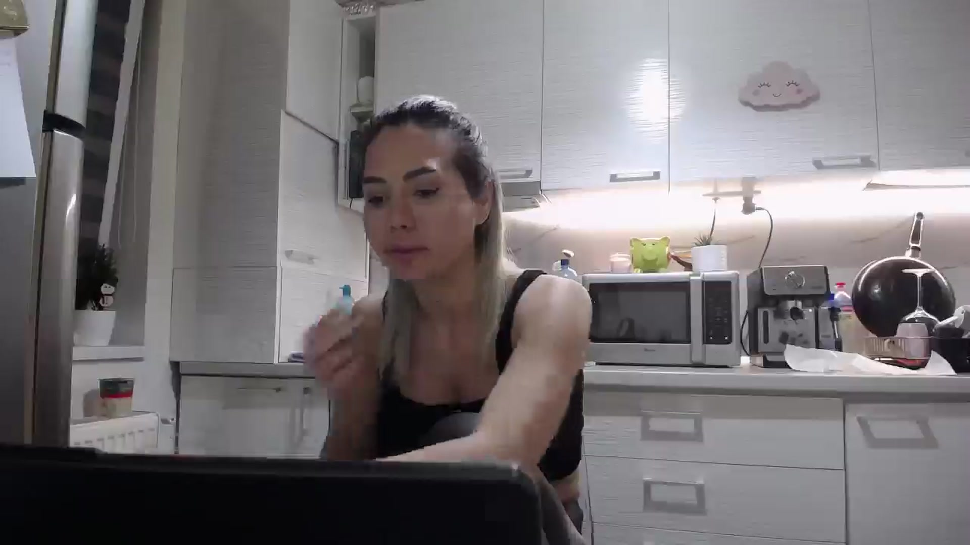 Gallery image thumbnail from BlondeeFairy's myfreecams stream on, 03/21/2025, 21:47 image 14 of 20