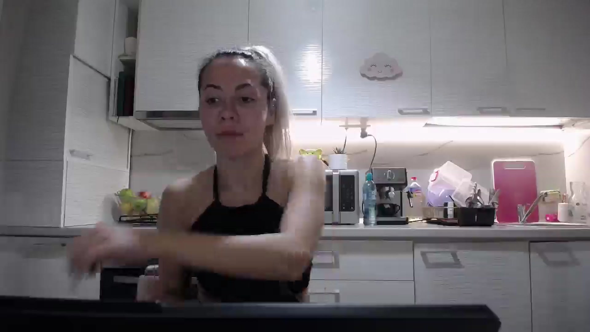 Gallery image thumbnail from BlondeeFairy's myfreecams stream on, 03/26/2025, 20:42 image 15 of 20