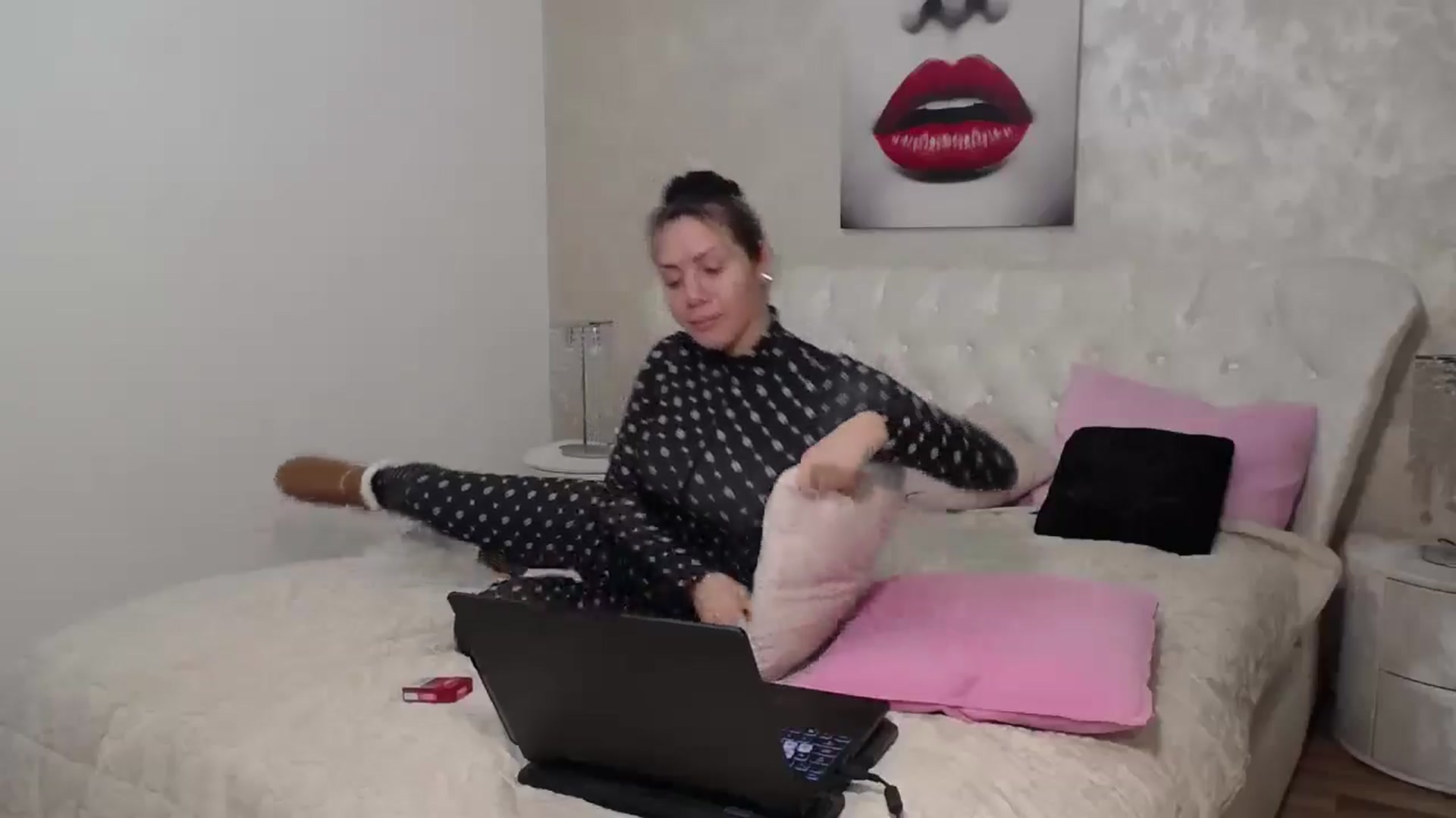 Gallery image thumbnail from BlondeeFairy's myfreecams stream on, 12/28/2025, 21:27 image 5 of 20