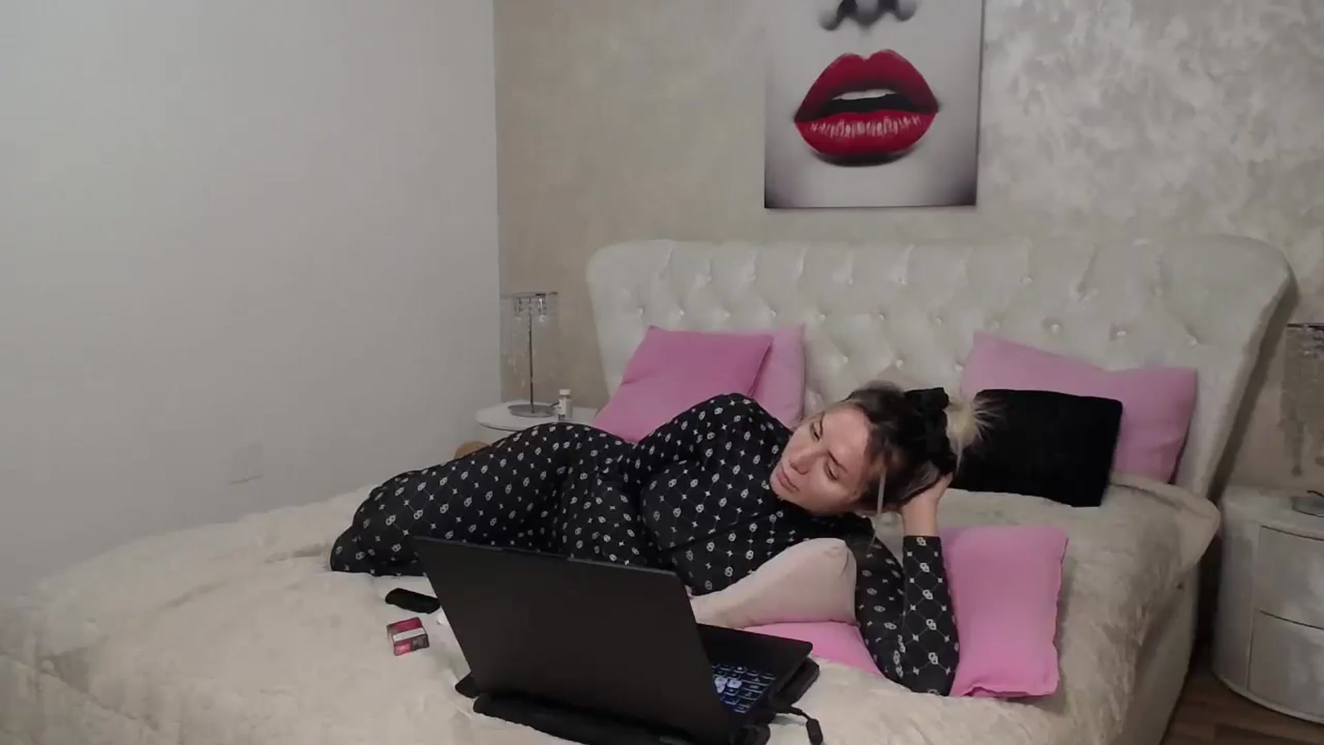 Gallery image thumbnail from BlondeeFairy's myfreecams stream on, 12/28/2025, 21:27 image 18 of 20