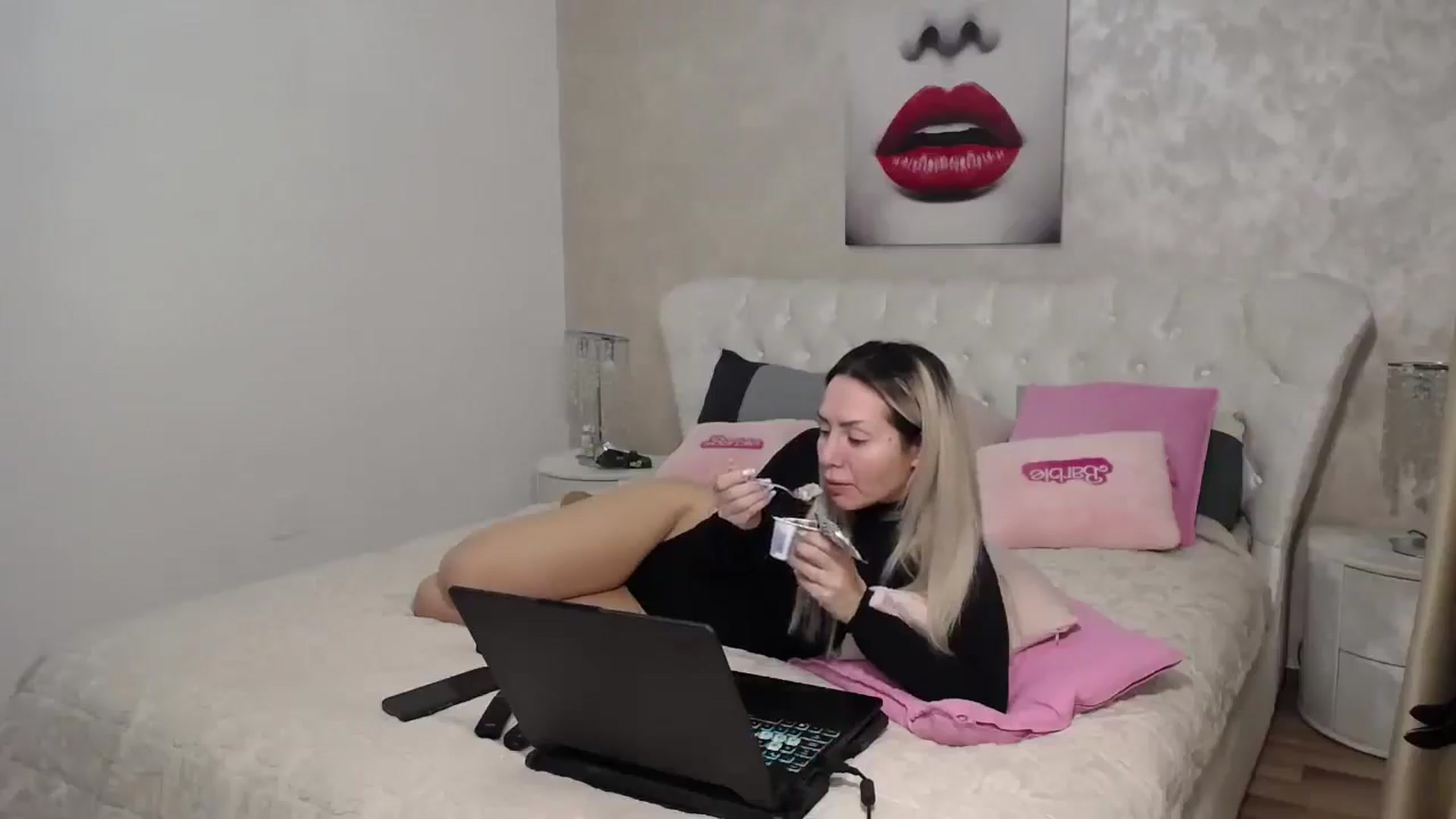 Gallery image thumbnail from BlondeeFairy's myfreecams stream on, 02/26/2026, 20:15 image 4 of 20