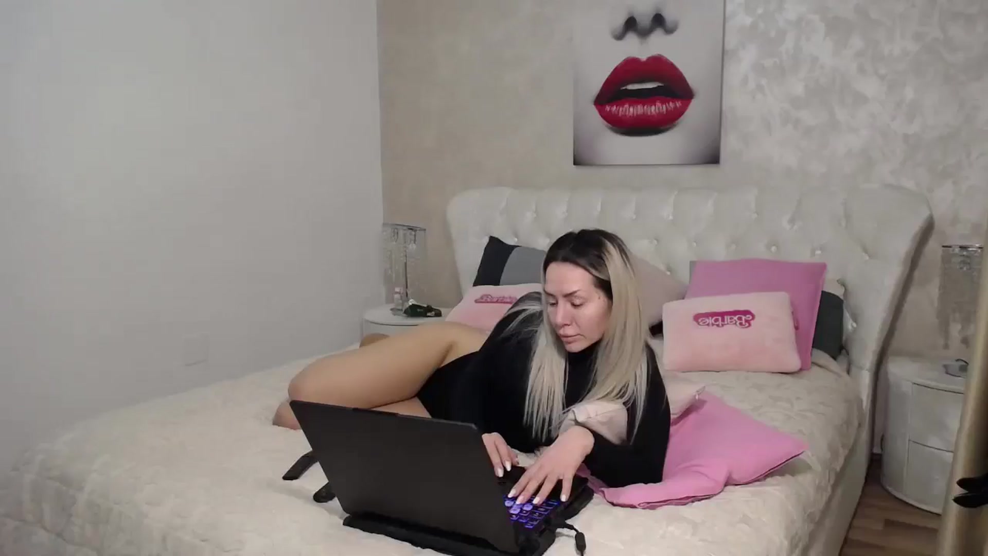 Gallery image thumbnail from BlondeeFairy's myfreecams stream on, 02/26/2026, 21:36 image 9 of 20