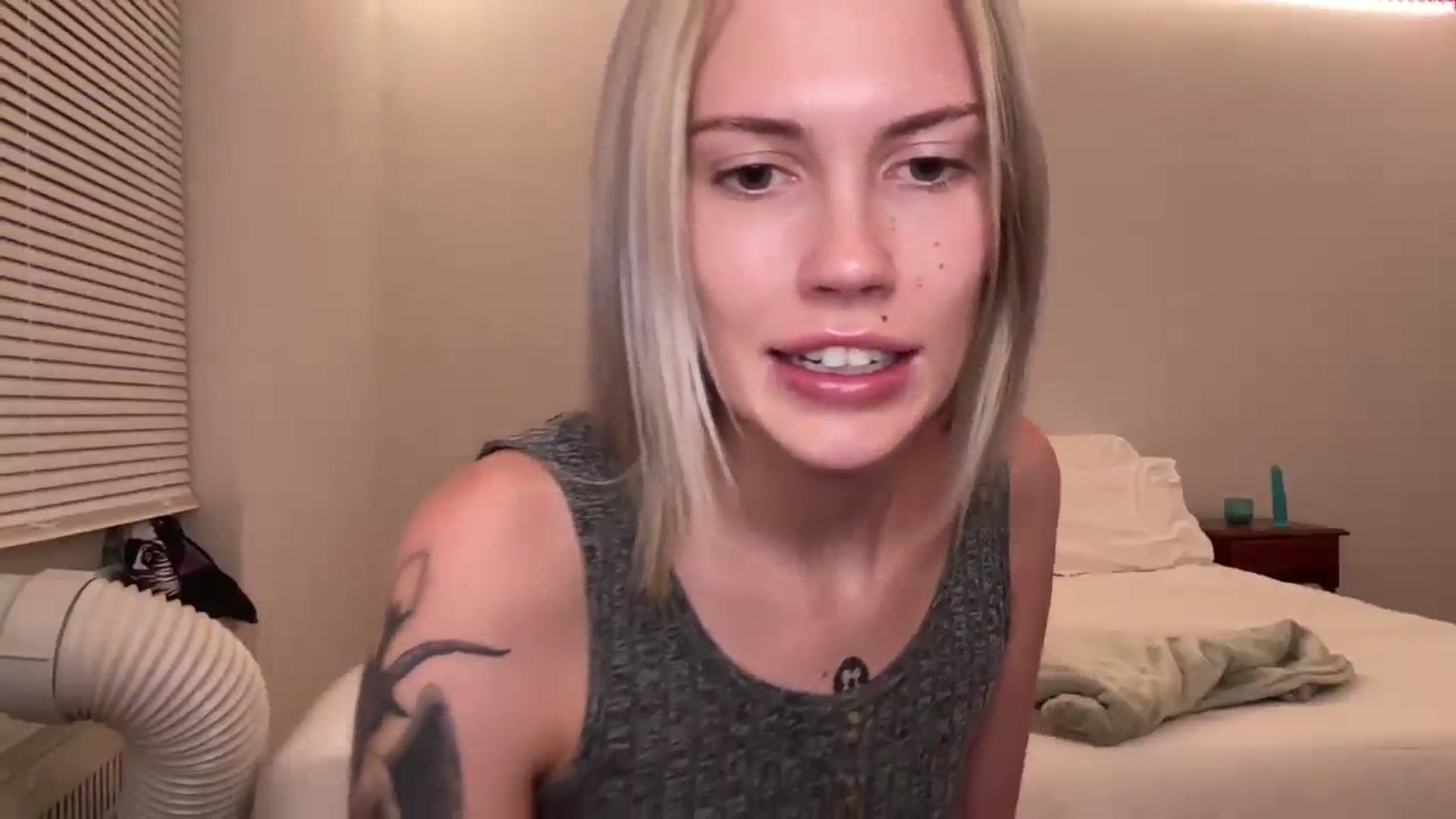 Gallery image thumbnail from Blondexbarbie's myfreecams stream on, 08/19/2023, 03:48 image 8 of 20
