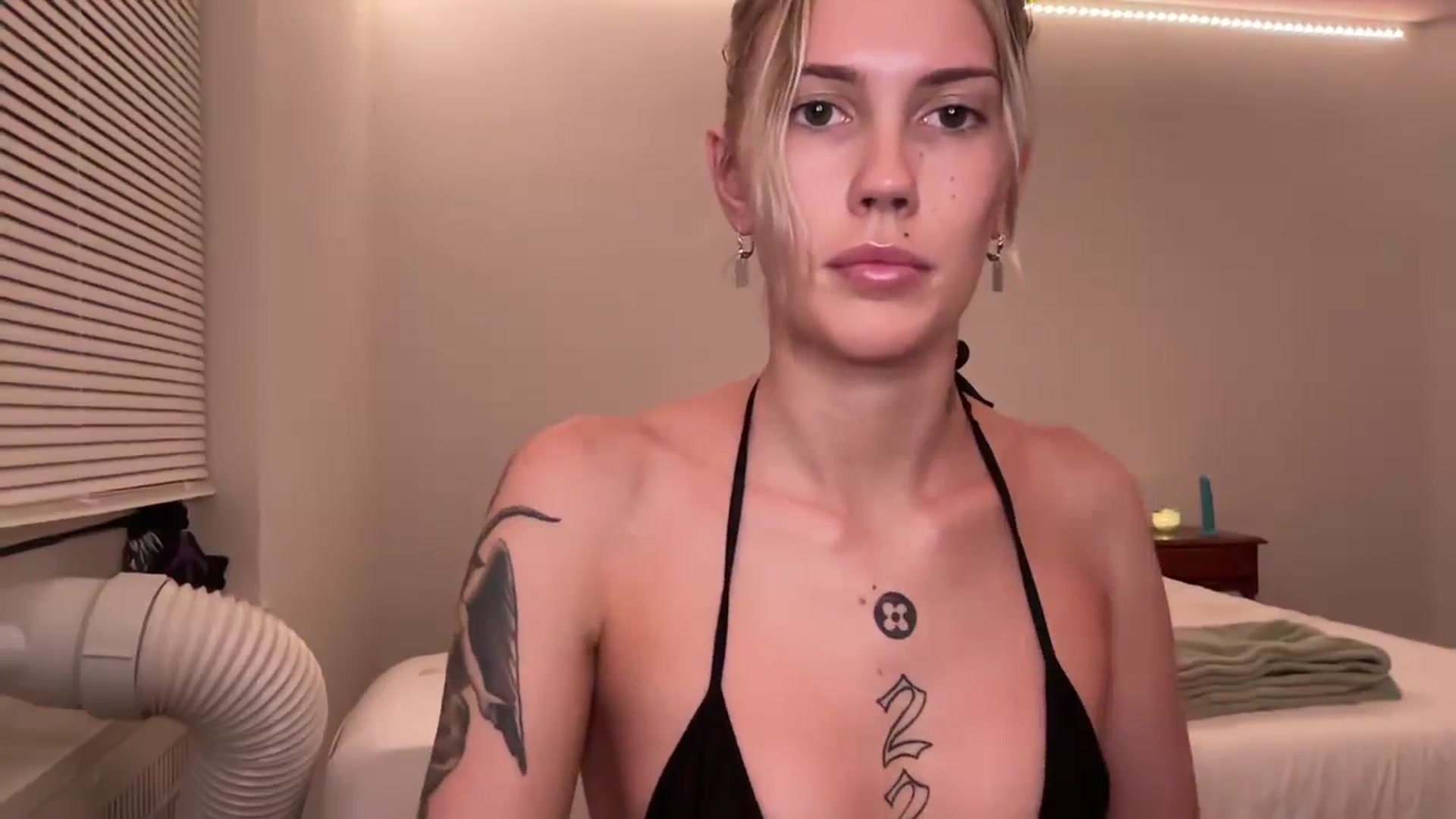 Gallery image thumbnail from Blondexbarbie's myfreecams stream on, 08/27/2023, 04:15 image 20 of 20