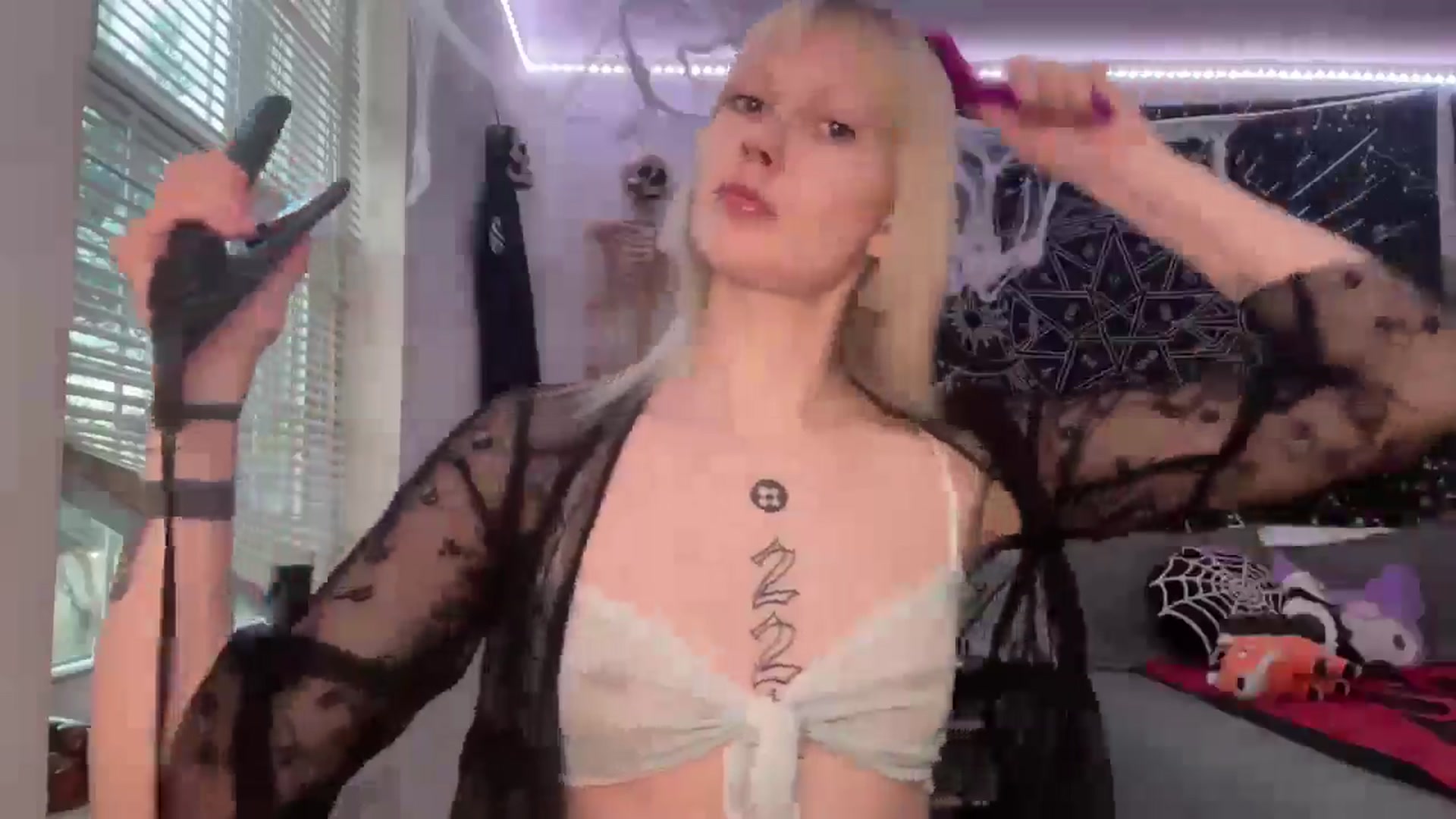 Gallery image thumbnail from Blondexbarbie's myfreecams stream on, 11/13/2024, 21:41 image 4 of 20
