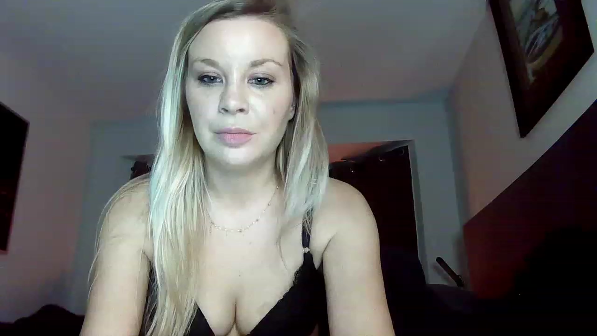Gallery image thumbnail from Blondgrllexi's myfreecams stream on, 11/23/2022, 10:07 image 17 of 20