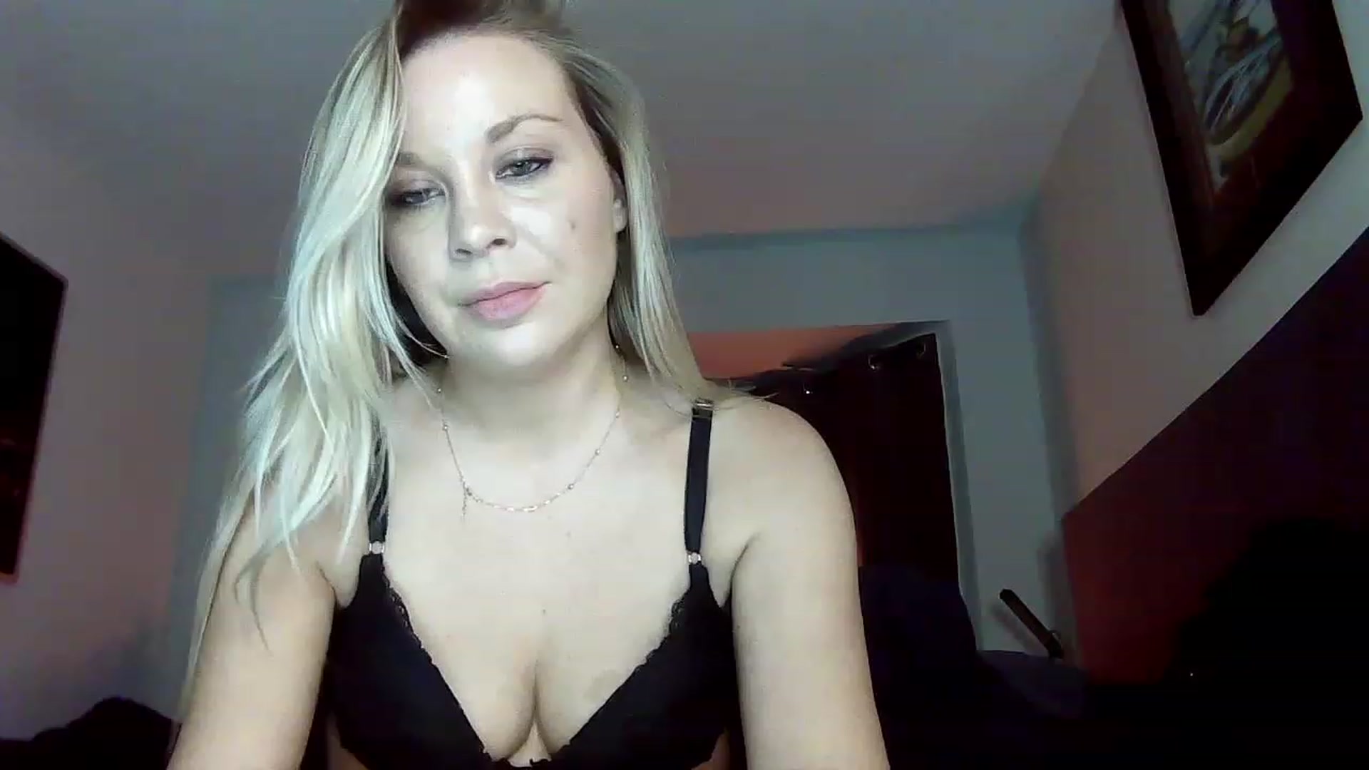 Gallery image thumbnail from Blondgrllexi's myfreecams stream on, 11/23/2022, 10:07 image 15 of 20