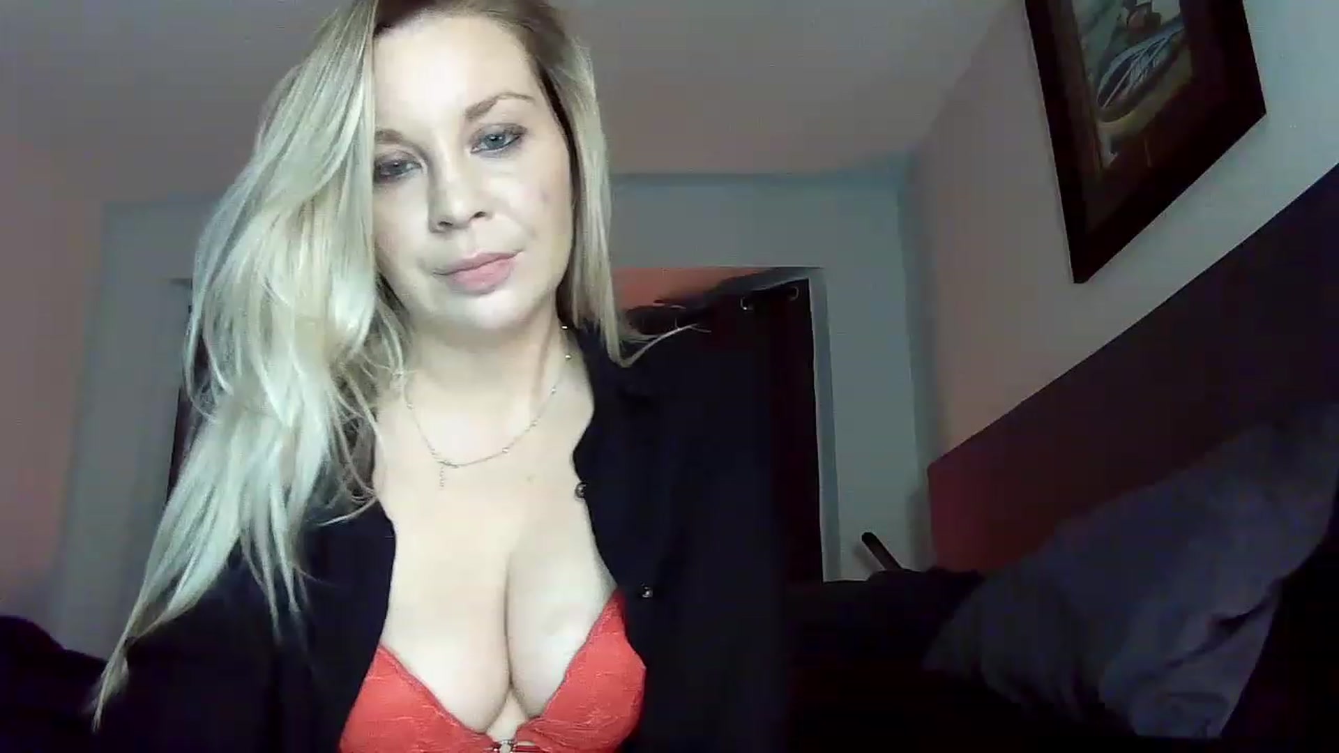 Gallery image thumbnail from Blondgrllexi's myfreecams stream on, 11/24/2022, 08:27 image 17 of 20