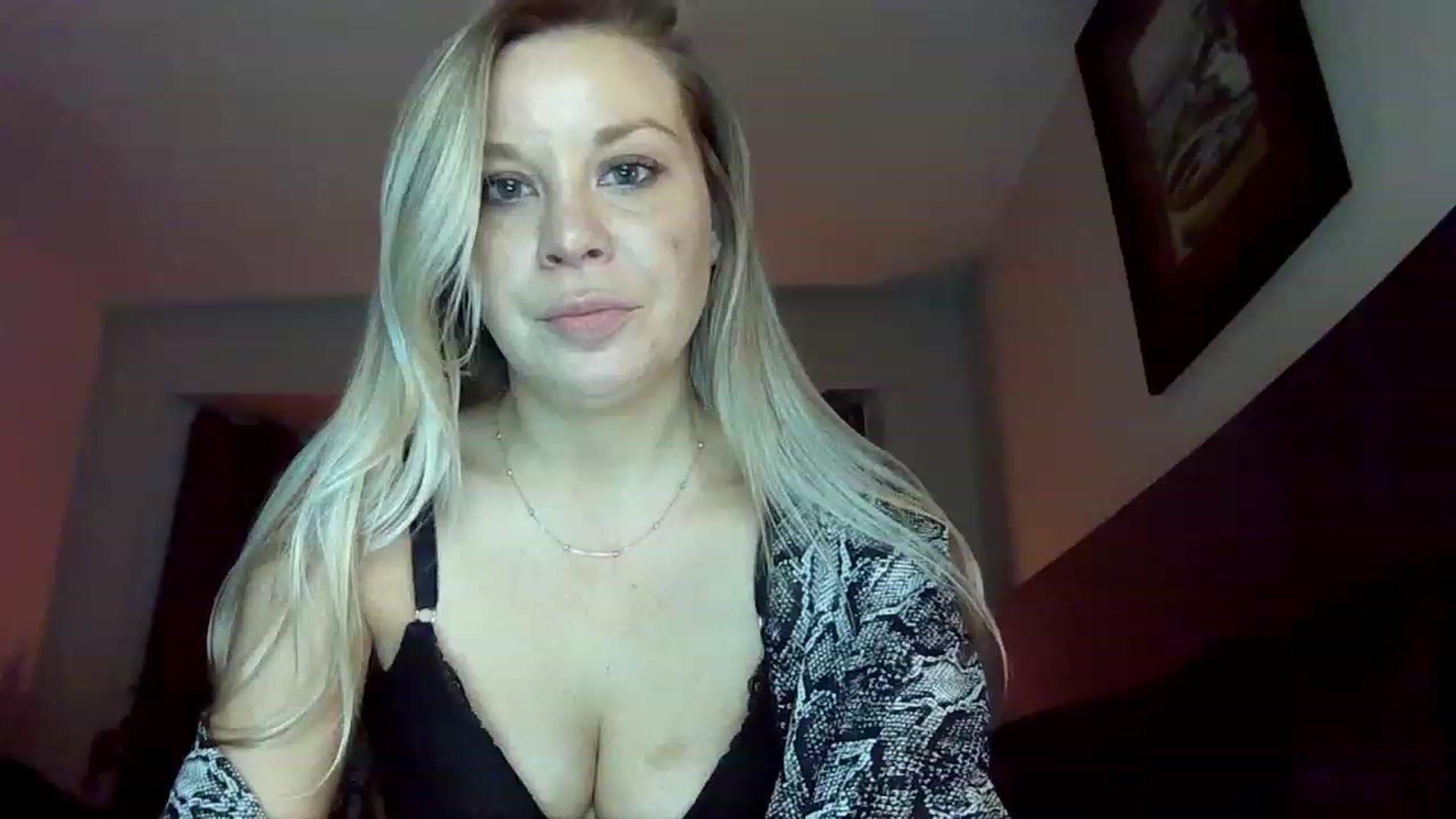 Gallery image thumbnail from Blondgrllexi's myfreecams stream on, 11/25/2022, 07:45 image 4 of 20