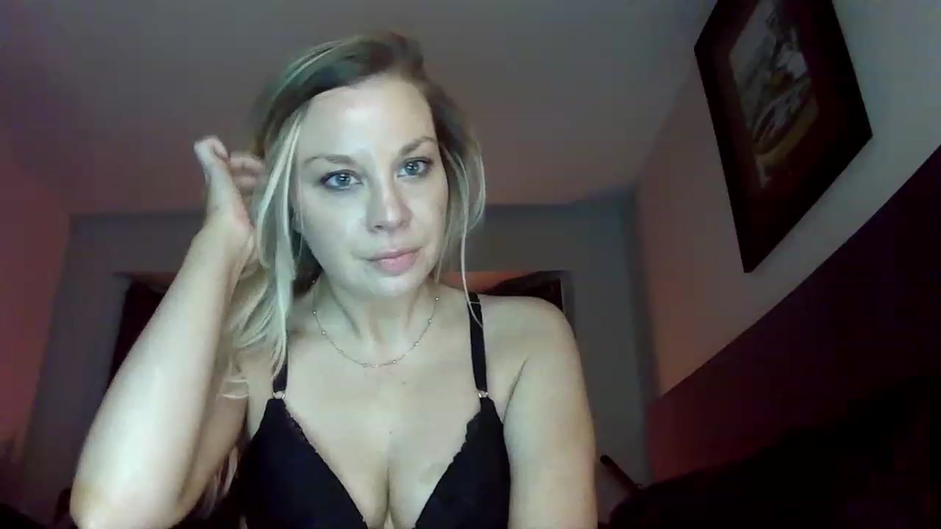 Gallery image thumbnail from Blondgrllexi's myfreecams stream on, 11/25/2022, 07:45 image 8 of 20