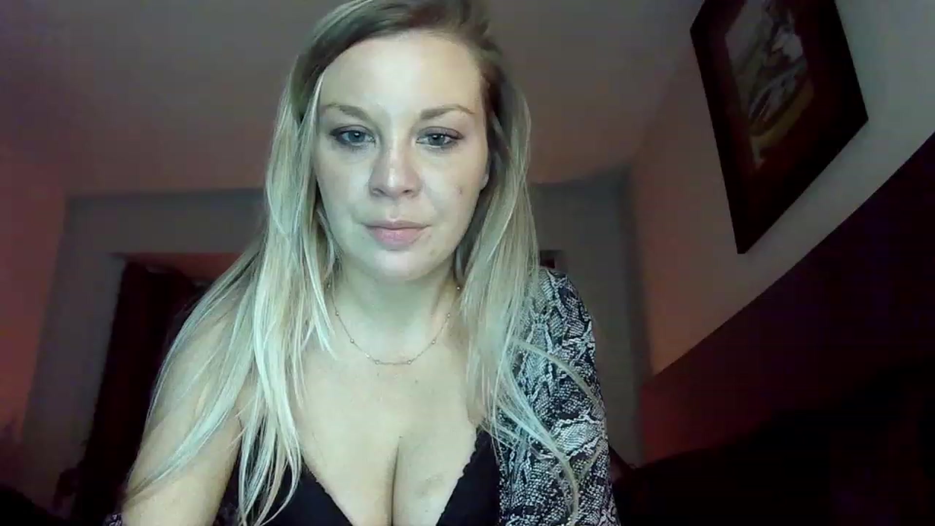 Gallery image thumbnail from Blondgrllexi's myfreecams stream on, 11/25/2022, 07:45 image 5 of 20