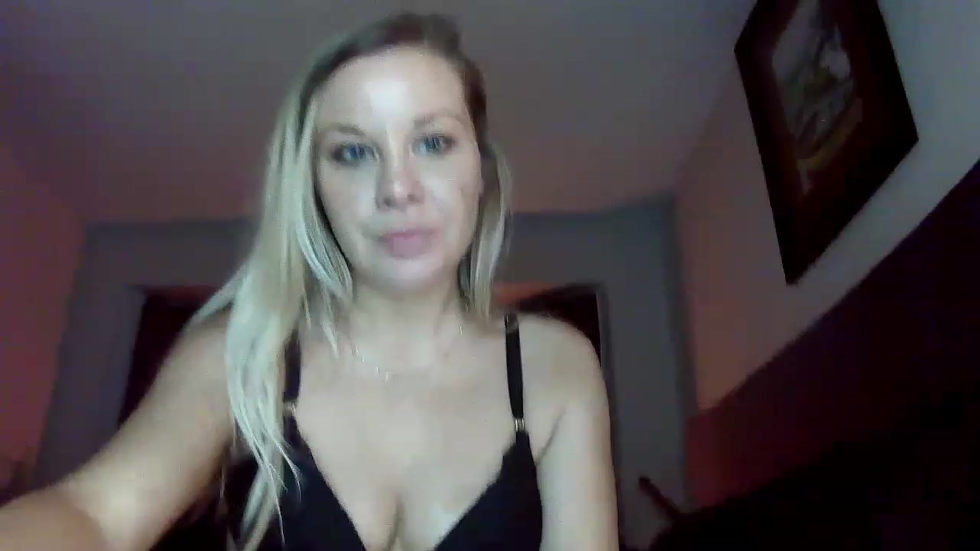 Gallery image thumbnail from Blondgrllexi's myfreecams stream on, 11/25/2022, 09:08 image 7 of 20