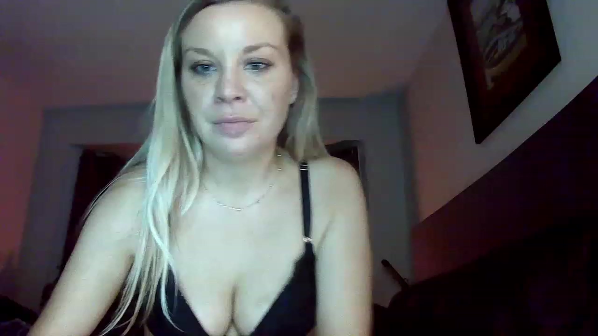 Gallery image thumbnail from Blondgrllexi's myfreecams stream on, 11/25/2022, 09:08 image 17 of 20