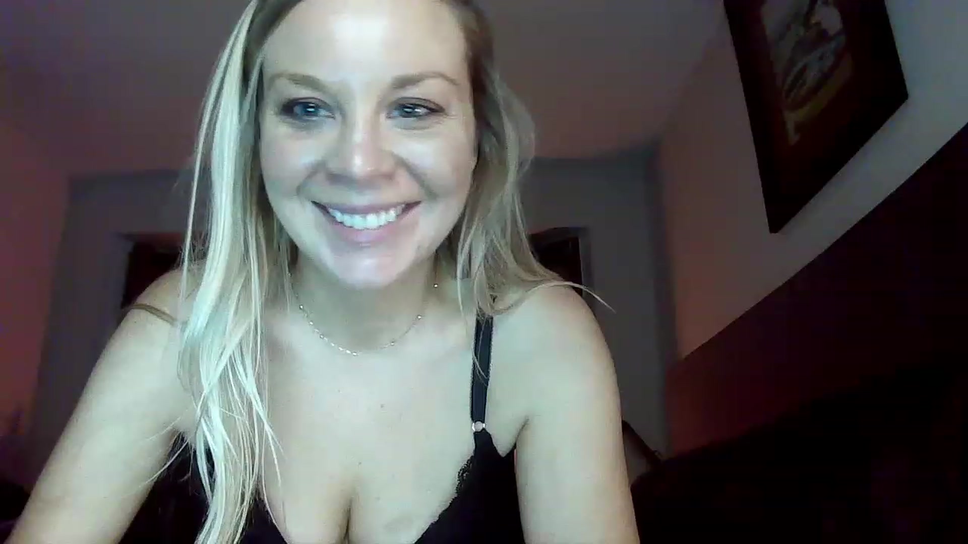 Gallery image thumbnail from Blondgrllexi's myfreecams stream on, 11/25/2022, 09:08 image 13 of 20