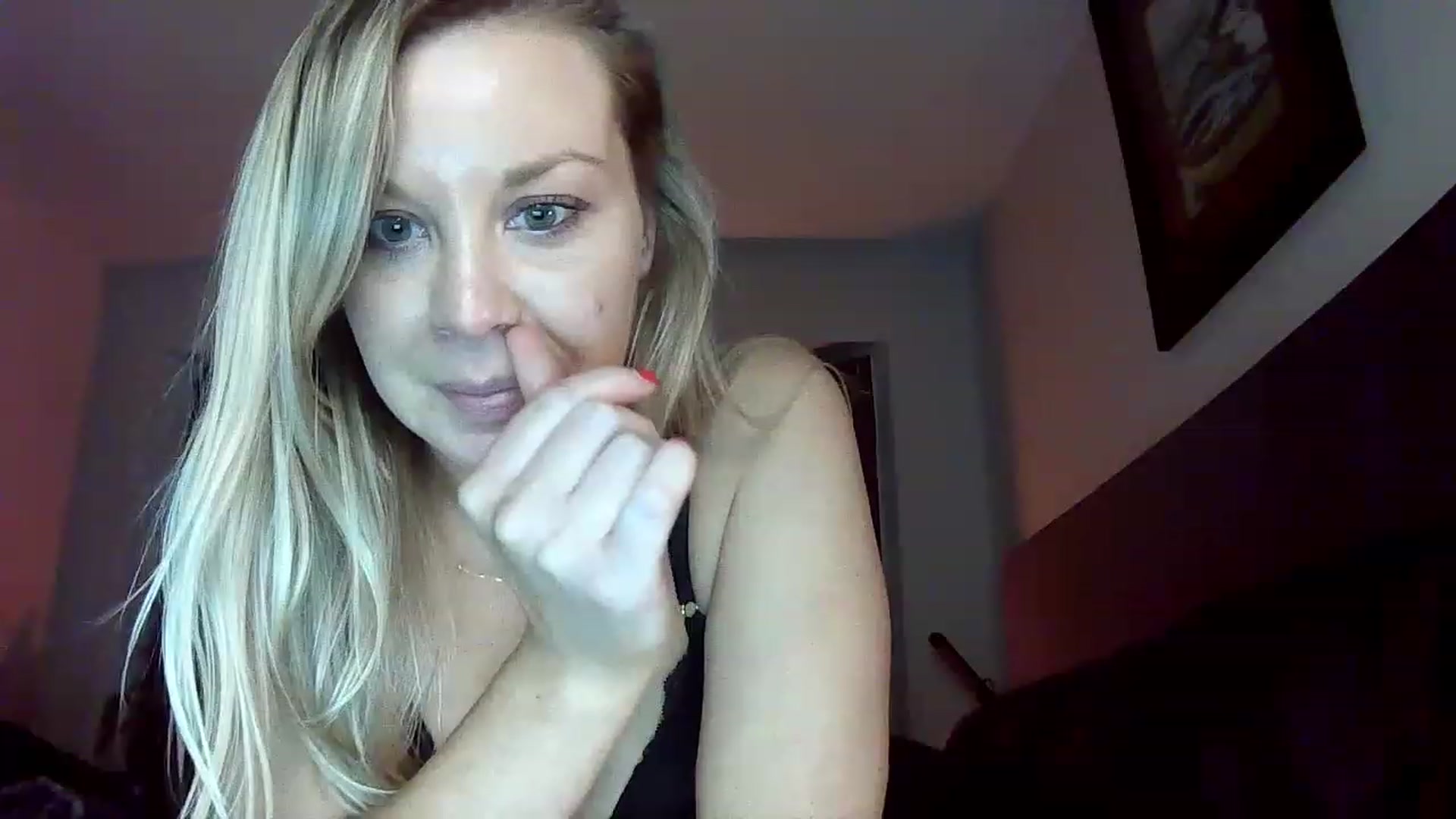 Gallery image thumbnail from Blondgrllexi's myfreecams stream on, 11/25/2022, 09:08 image 19 of 20