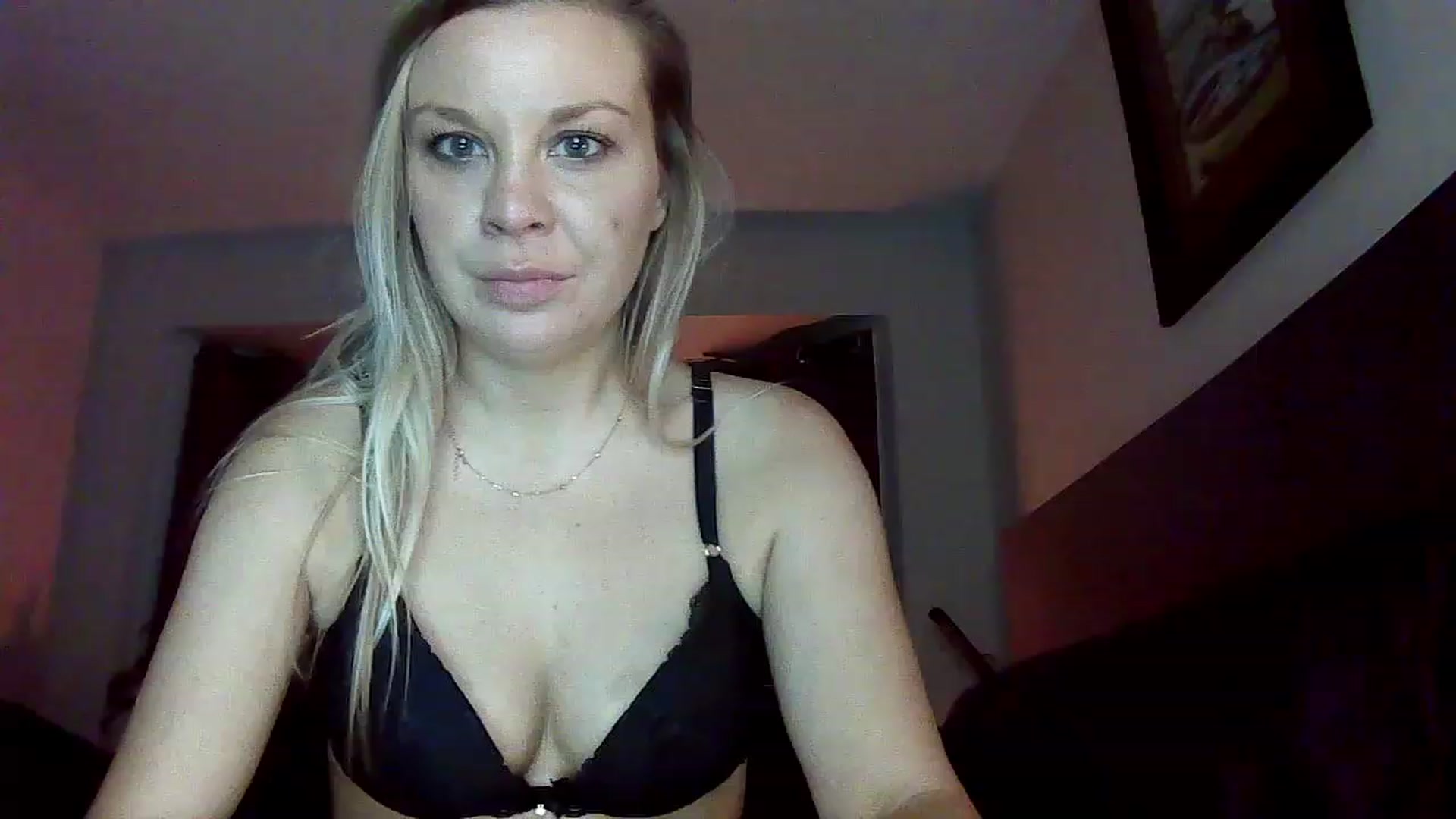 Gallery image thumbnail from Blondgrllexi's myfreecams stream on, 11/25/2022, 09:08 image 6 of 20