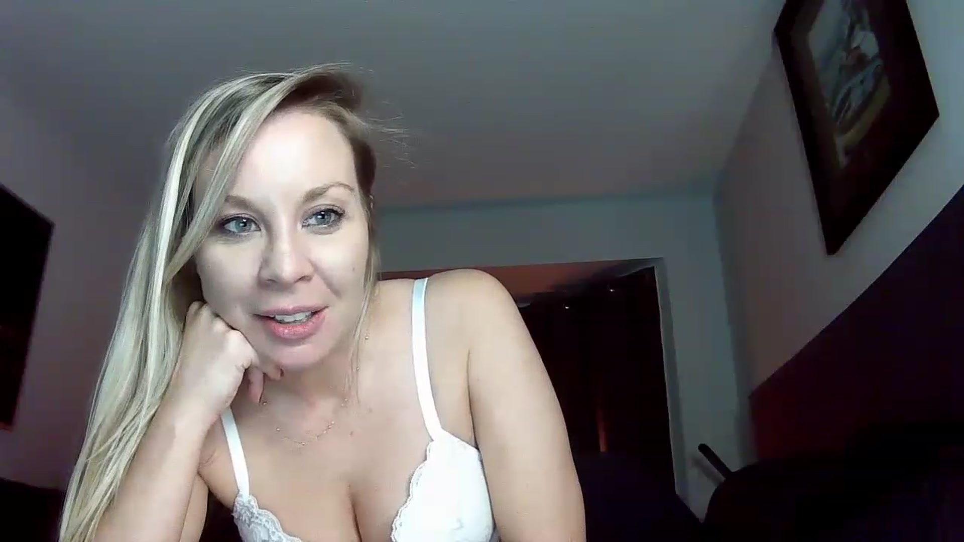 Gallery image thumbnail from Blondgrllexi's myfreecams stream on, 12/03/2022, 12:46 image 9 of 20