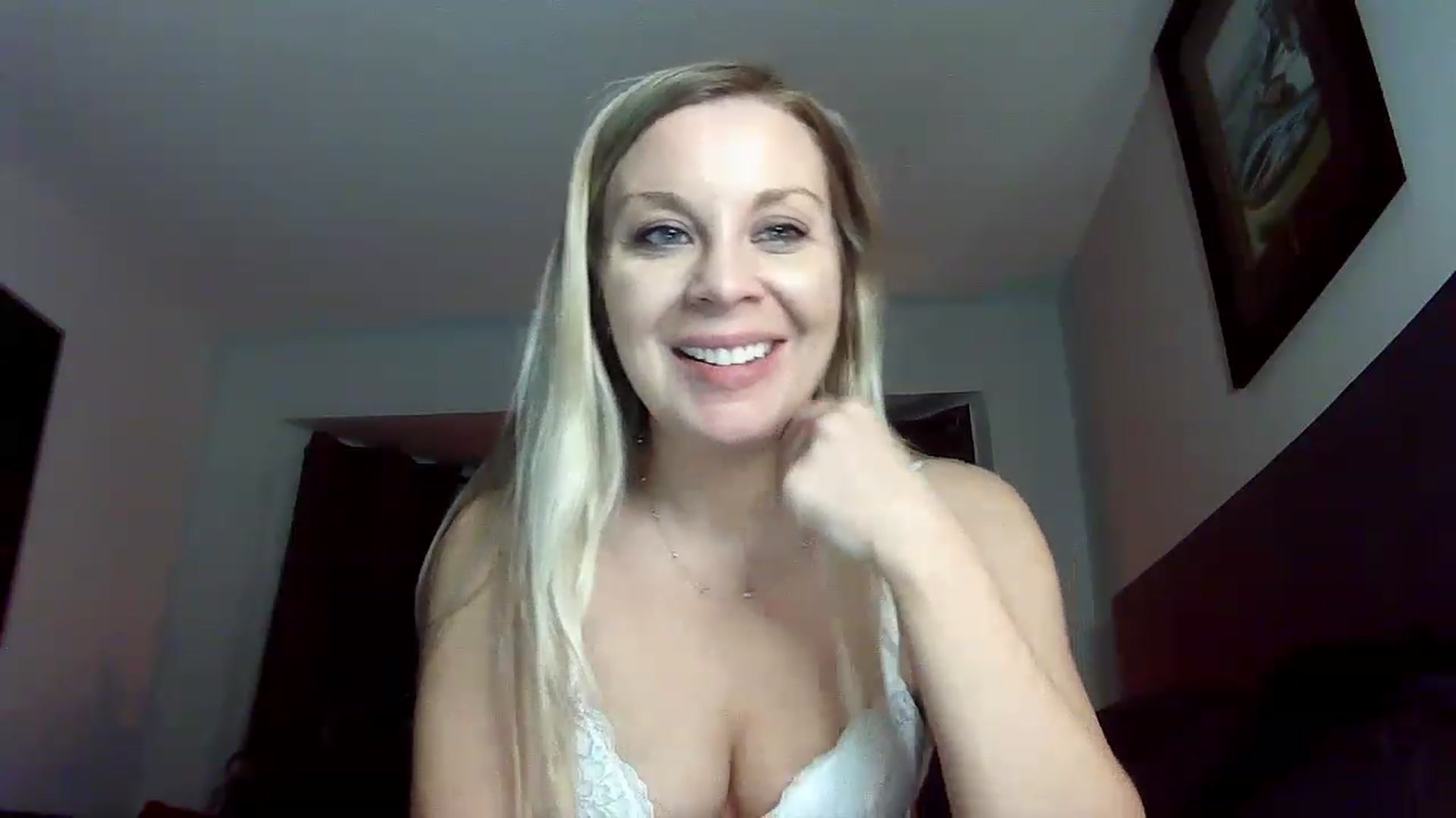Gallery image thumbnail from Blondgrllexi's myfreecams stream on, 12/03/2022, 12:46 image 13 of 20