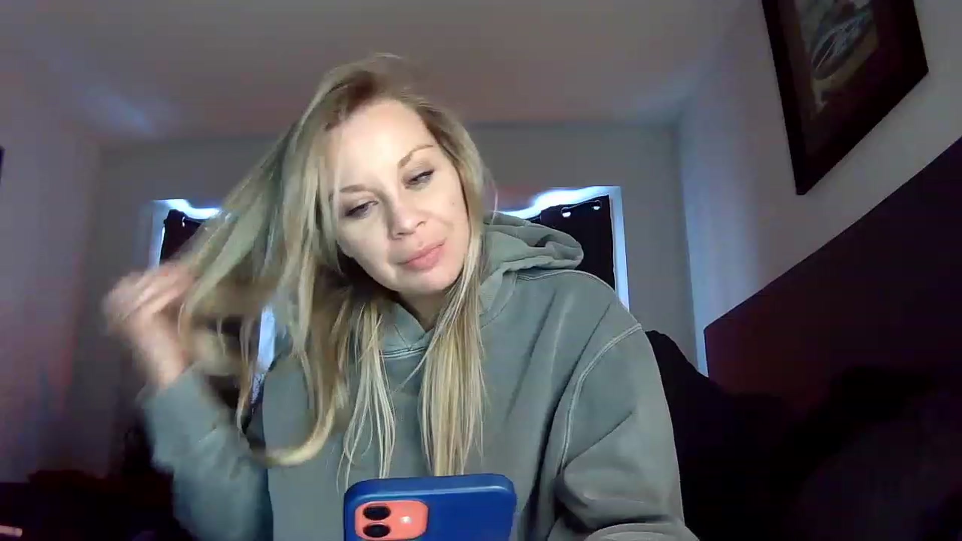 Gallery image thumbnail from Blondgrllexi's myfreecams stream on, 12/03/2022, 16:04 image 16 of 20