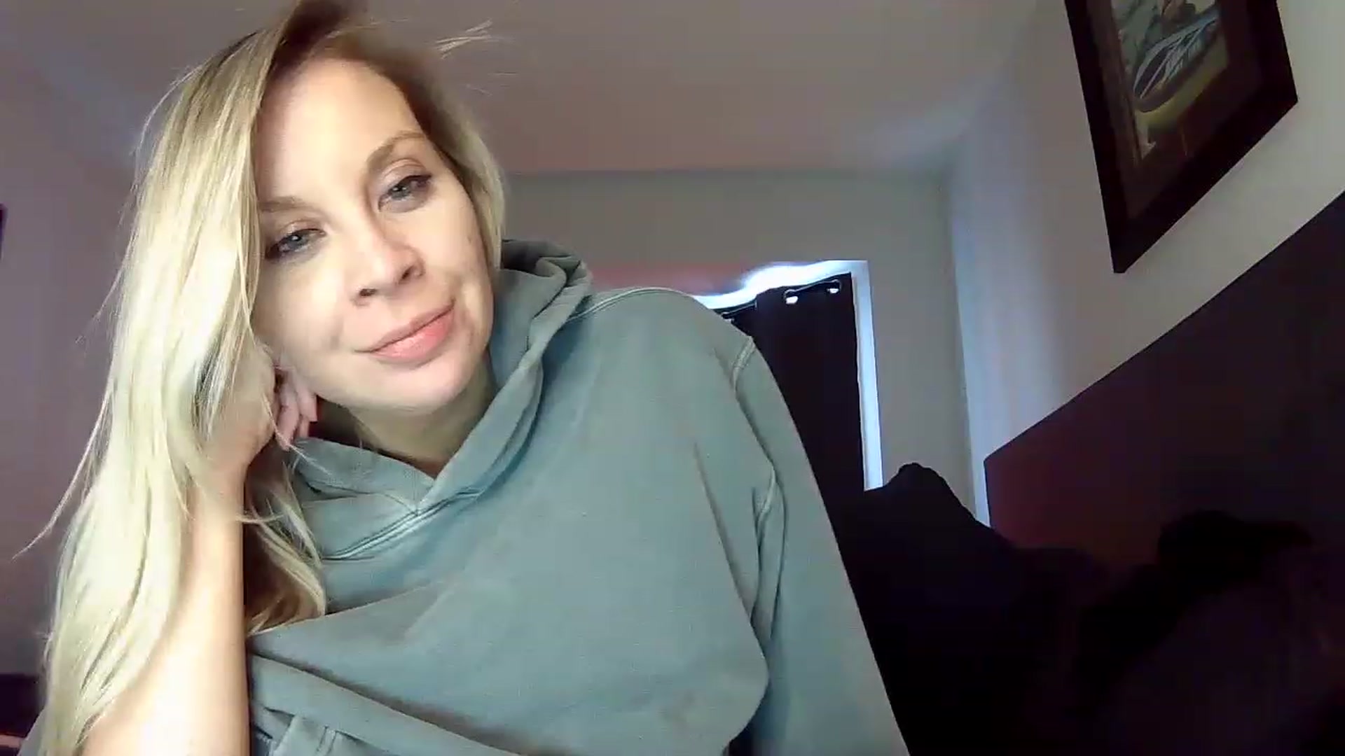 Gallery image thumbnail from Blondgrllexi's myfreecams stream on, 12/03/2022, 16:04 image 18 of 20