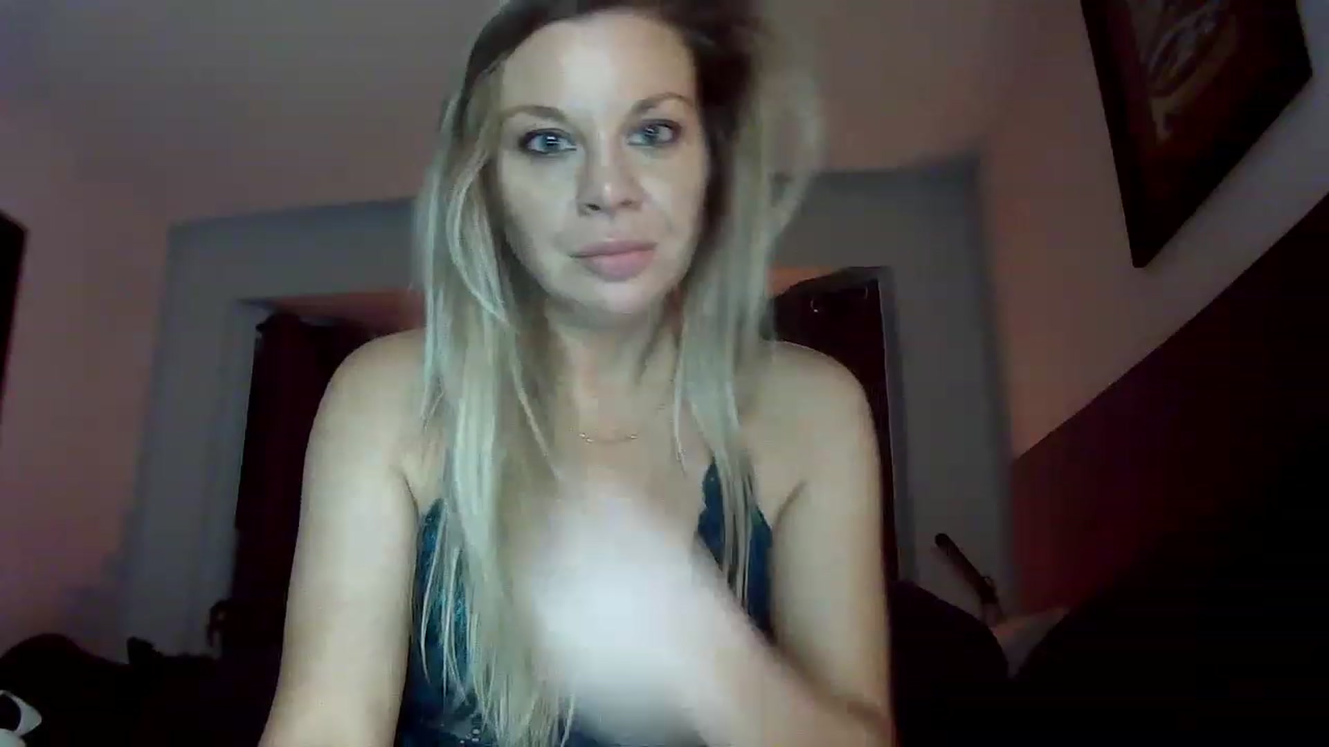 Gallery image thumbnail from Blondgrllexi's myfreecams stream on, 12/22/2022, 08:35 image 15 of 20