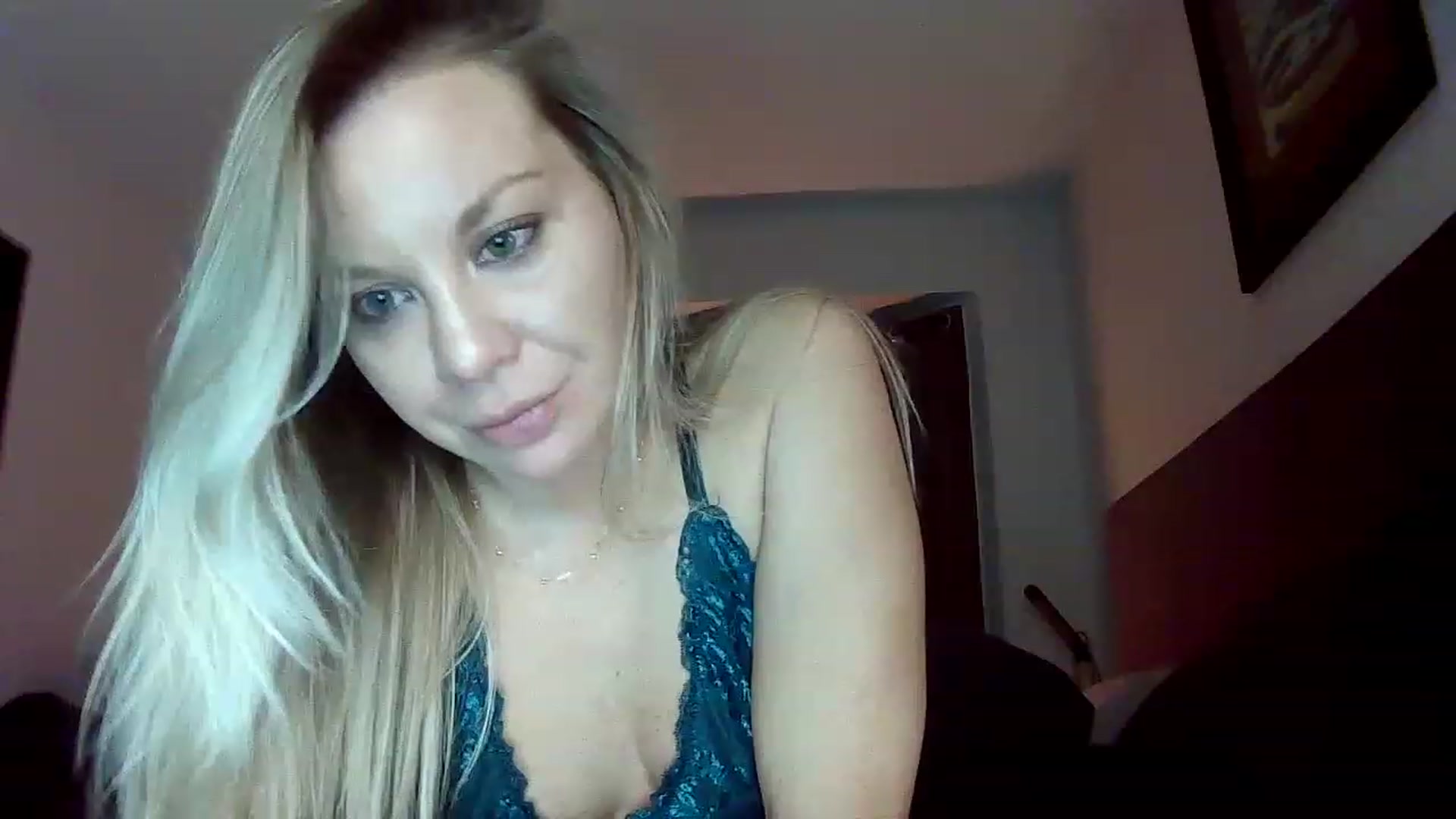 Gallery image thumbnail from Blondgrllexi's myfreecams stream on, 12/22/2022, 08:35 image 6 of 20