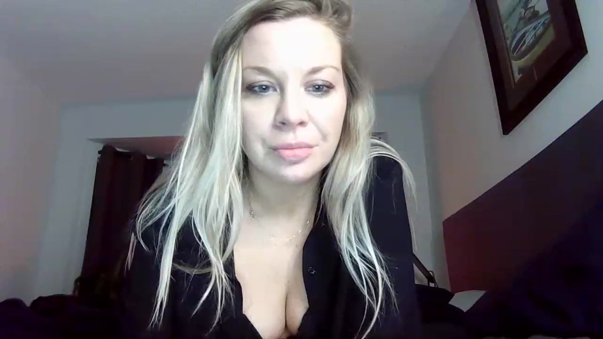 Gallery image thumbnail from Blondgrllexi's myfreecams stream on, 12/24/2022, 10:07 image 6 of 20