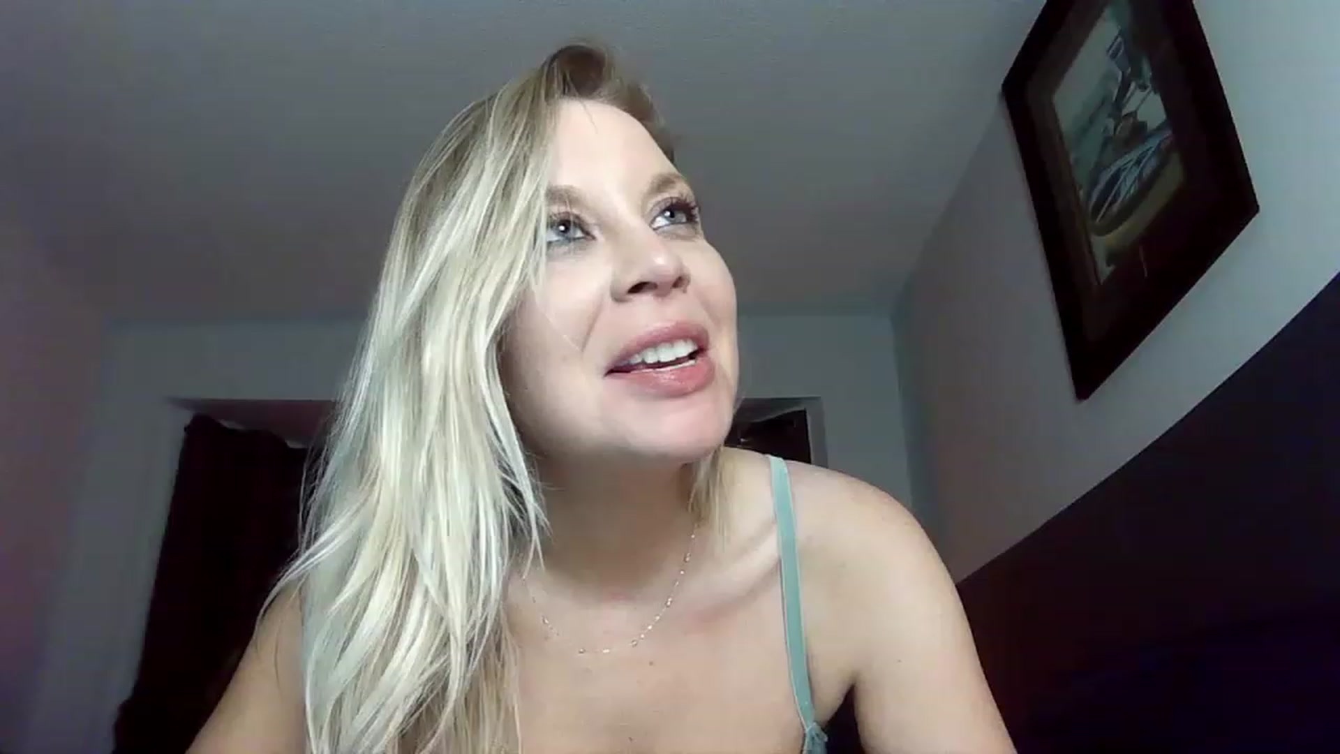 Gallery image thumbnail from Blondgrllexi's myfreecams stream on, 12/28/2022, 13:24 image 5 of 20