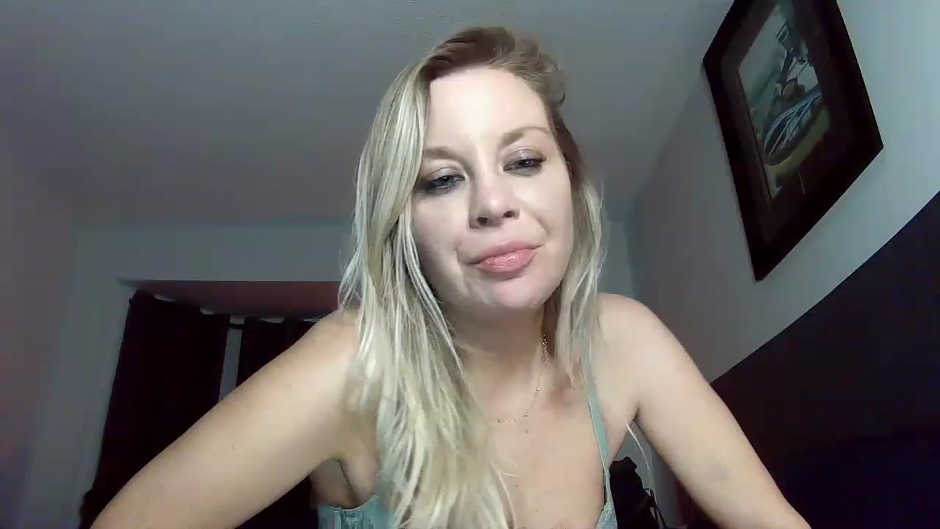 Gallery image thumbnail from Blondgrllexi's myfreecams stream on, 12/28/2022, 13:24 image 9 of 20