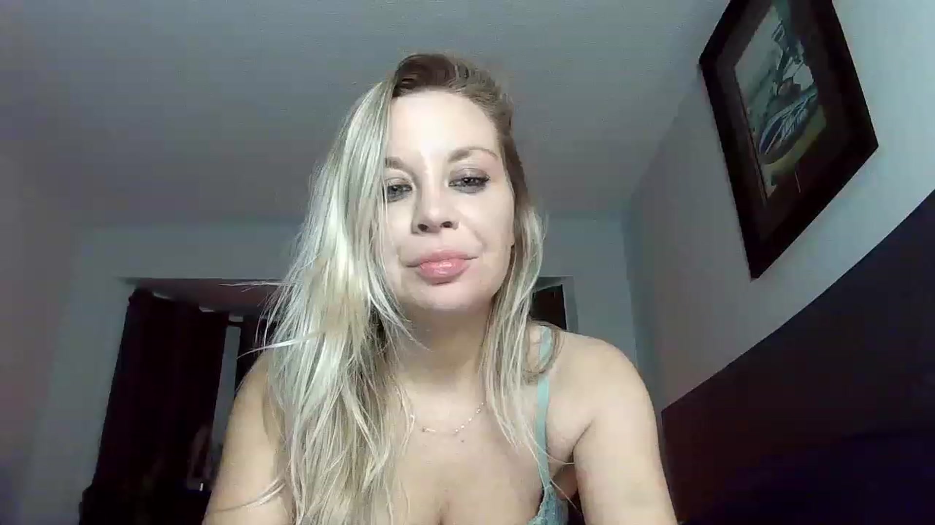 Gallery image thumbnail from Blondgrllexi's myfreecams stream on, 12/28/2022, 13:24 image 14 of 20