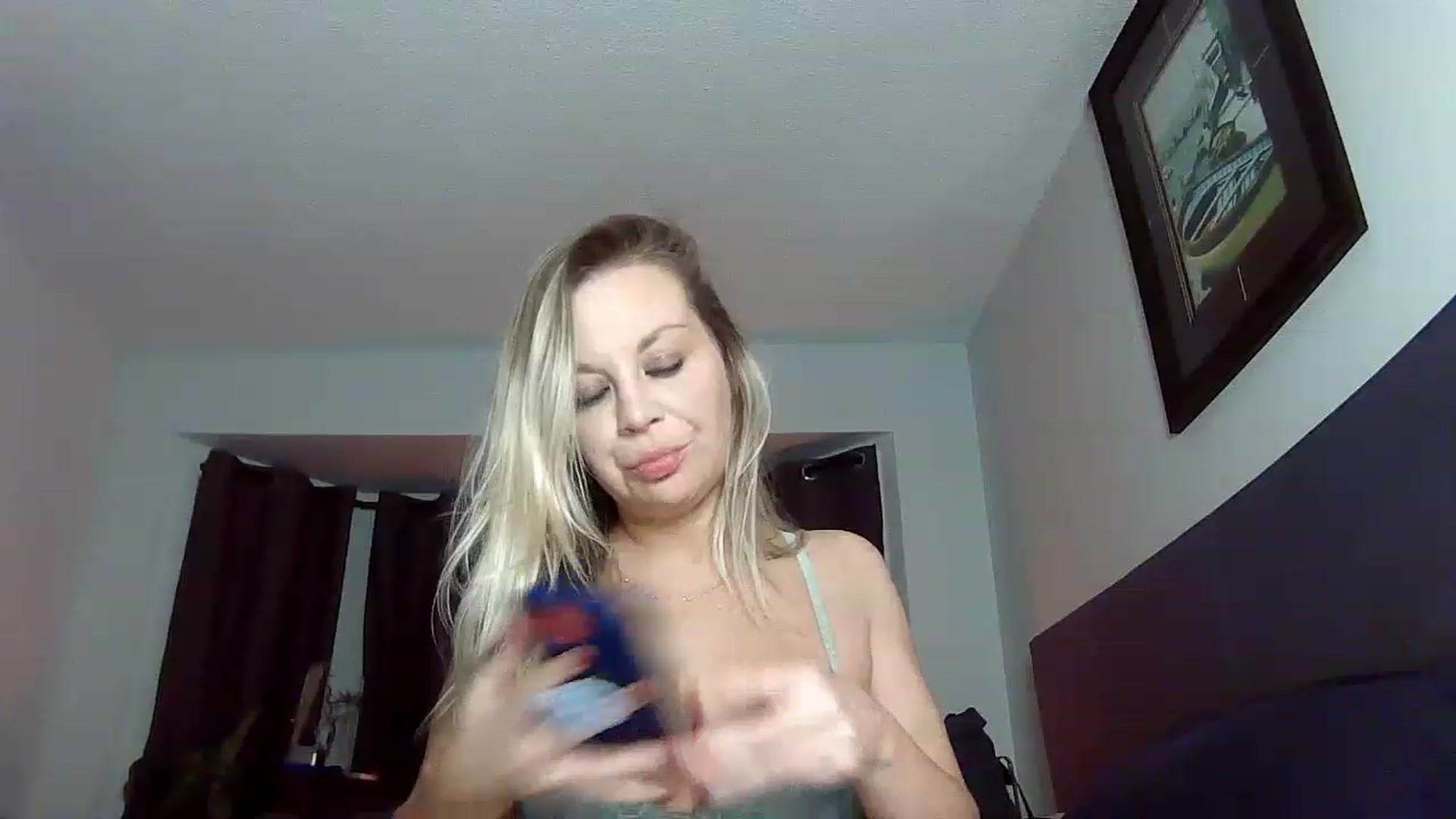 Gallery image thumbnail from Blondgrllexi's myfreecams stream on, 12/28/2022, 13:24 image 15 of 20