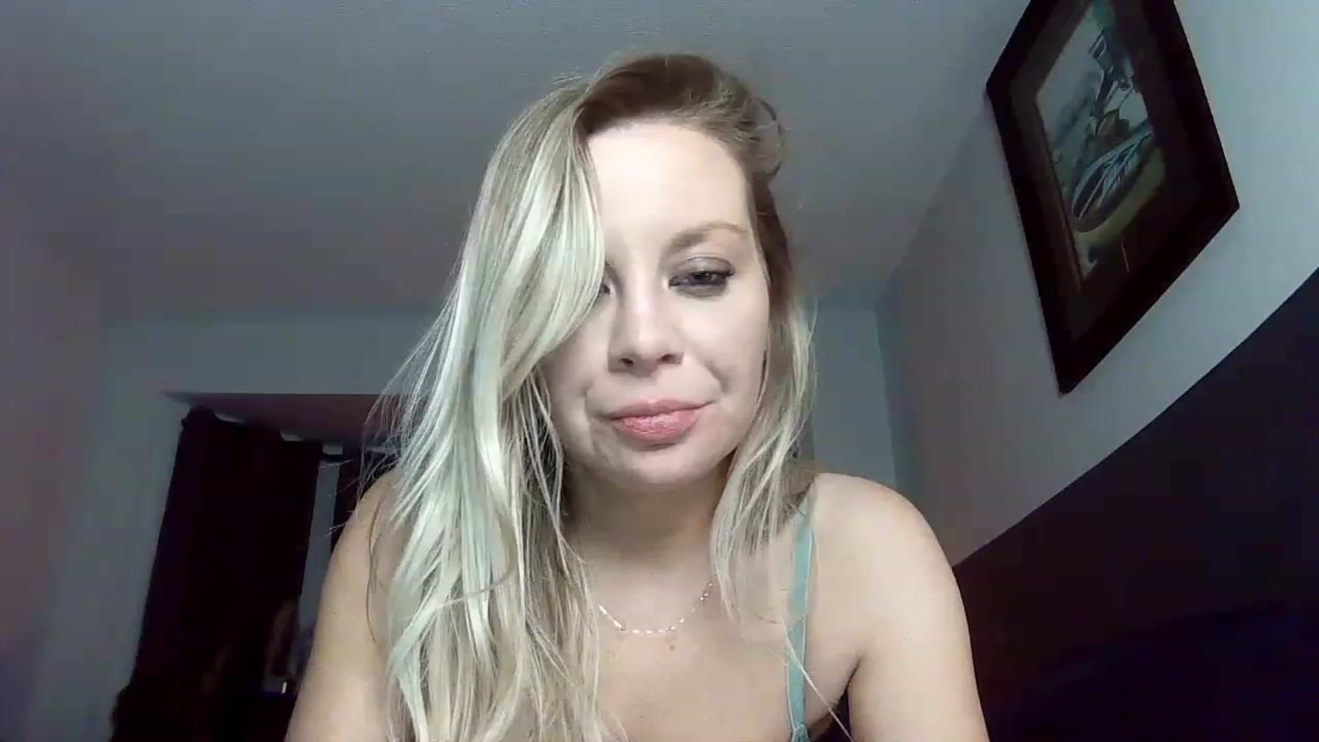 Gallery image thumbnail from Blondgrllexi's myfreecams stream on, 12/28/2022, 13:24 image 10 of 20