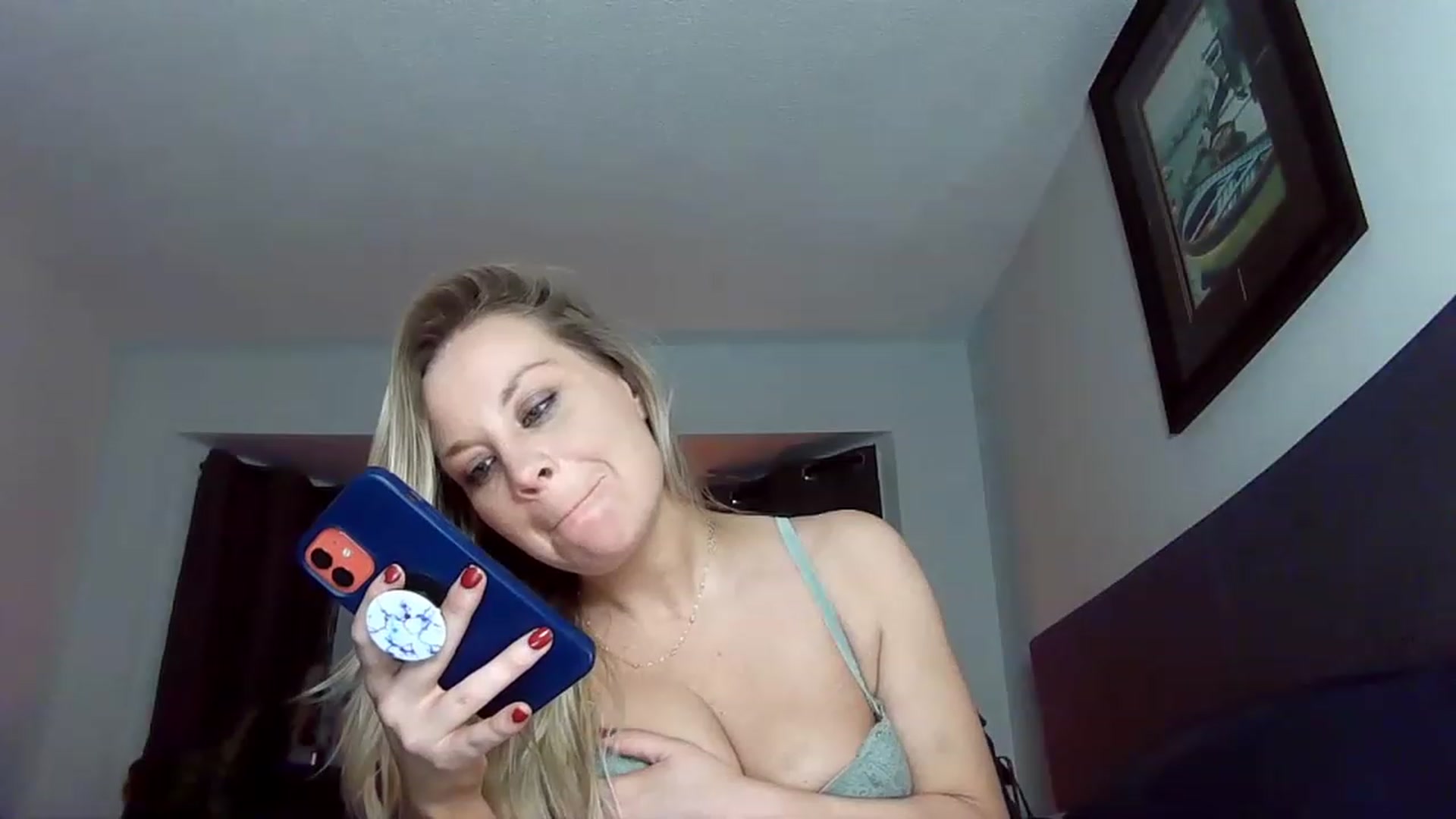 Gallery image thumbnail from Blondgrllexi's myfreecams stream on, 12/28/2022, 13:24 image 3 of 20