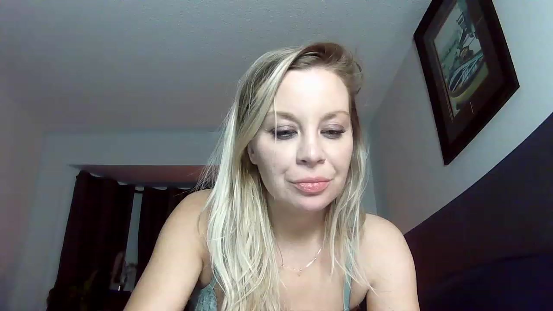 Gallery image thumbnail from Blondgrllexi's myfreecams stream on, 12/28/2022, 13:24 image 12 of 20