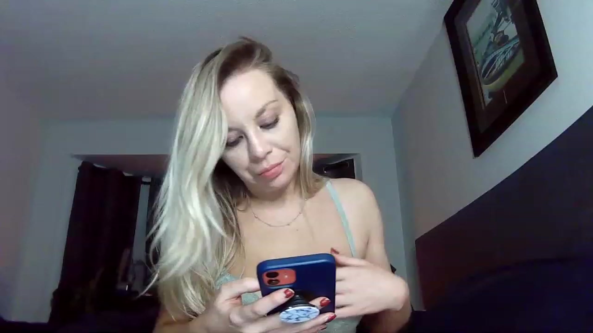 Gallery image thumbnail from Blondgrllexi's myfreecams stream on, 12/28/2022, 14:35 image 15 of 20