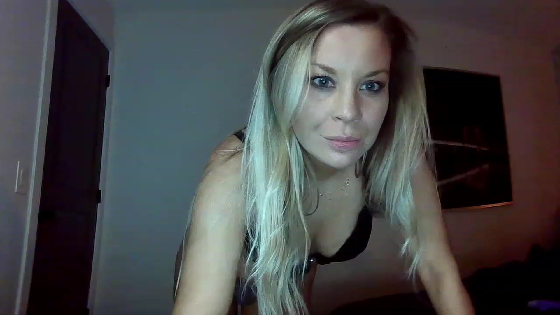 Gallery image thumbnail from Blondgrllexi's myfreecams stream on, 12/30/2022, 10:42 image 19 of 20